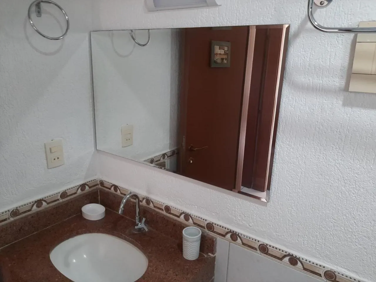 CONDOMÍNIO VILA DO MAR aptos 201C e 211B