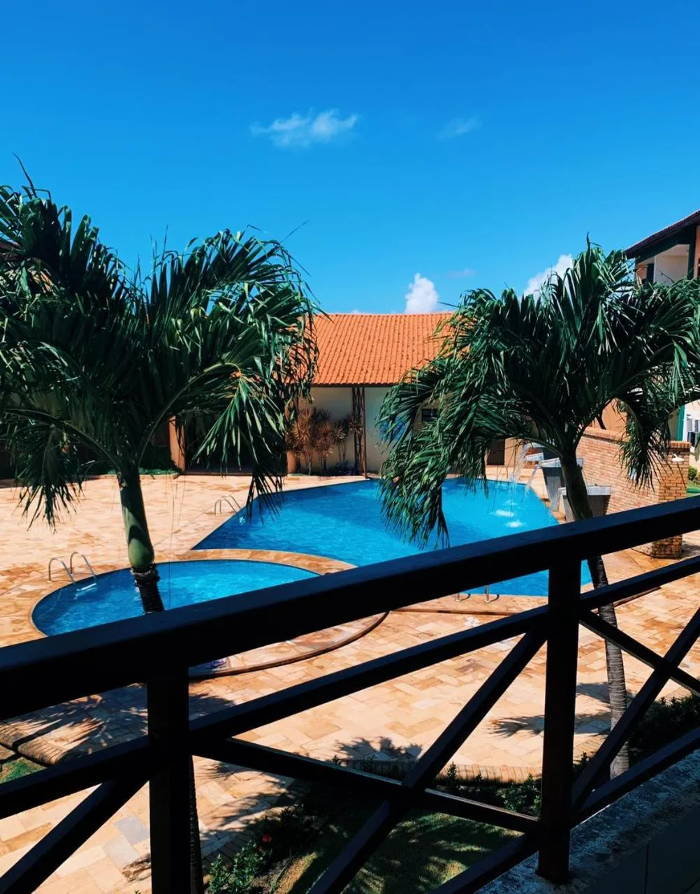 CONDOMÍNIO VILA DO MAR aptos 201C e 211B