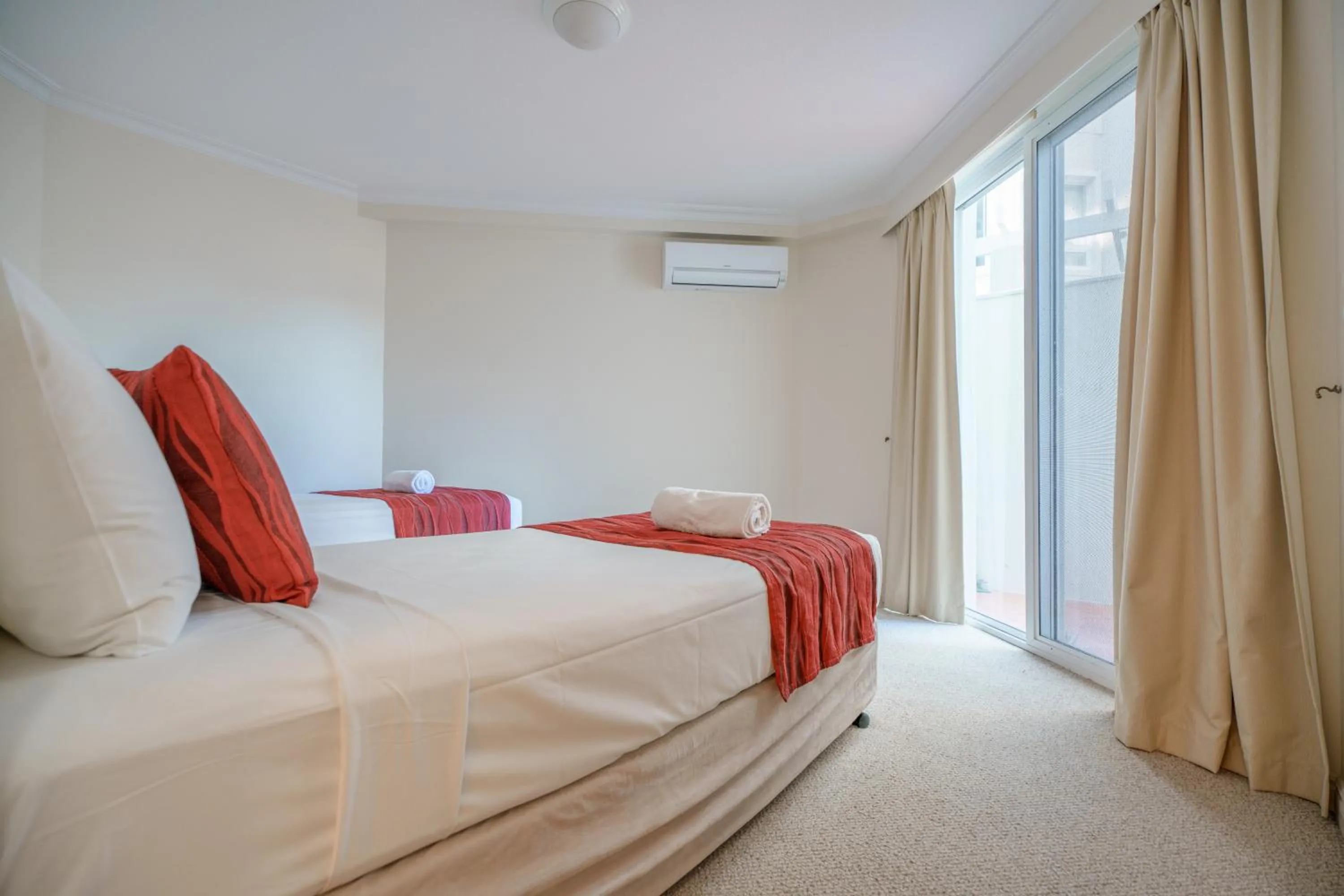 Bedroom, Bed in La Grande Apartments