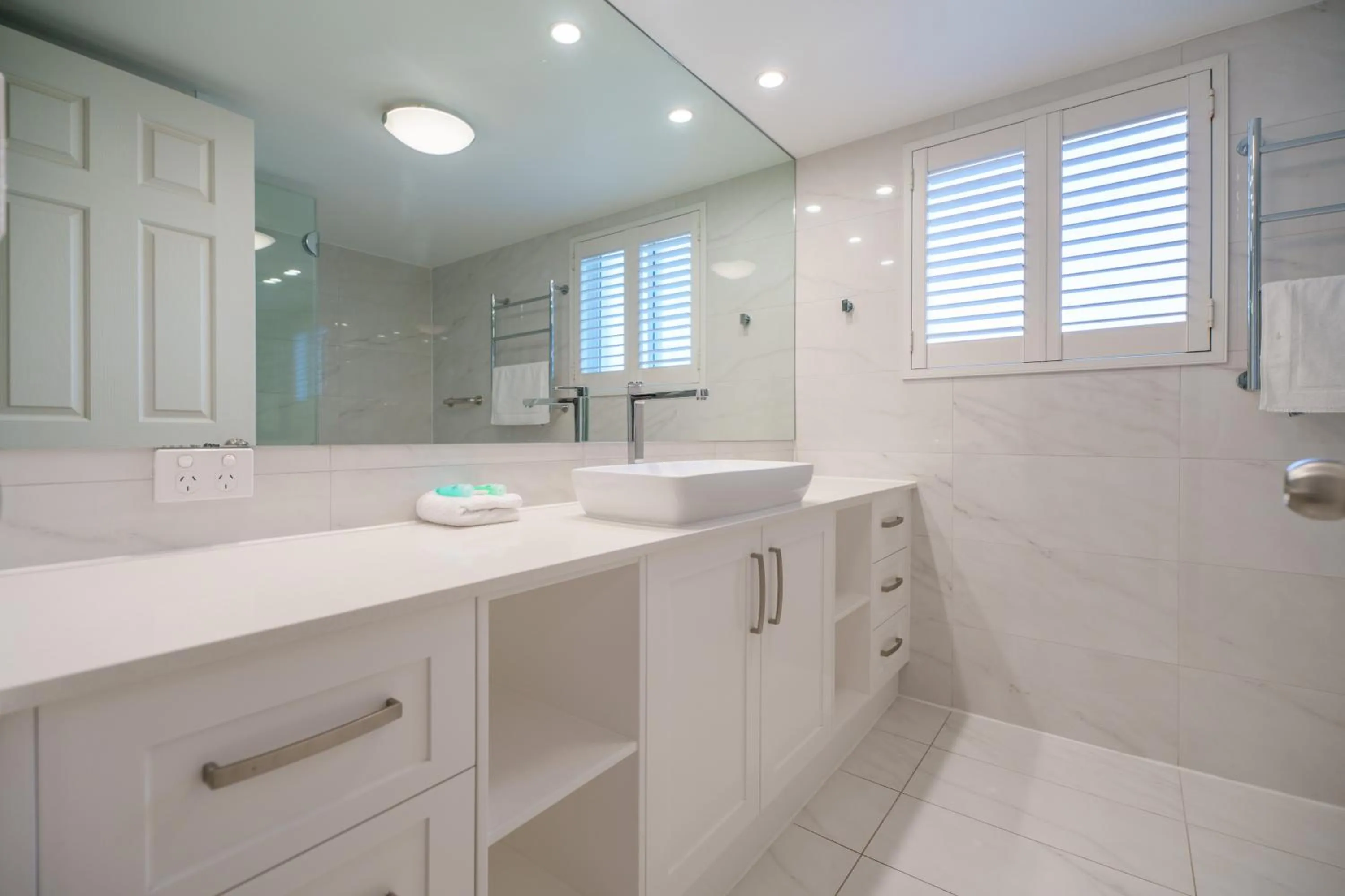 Bathroom in La Grande Apartments