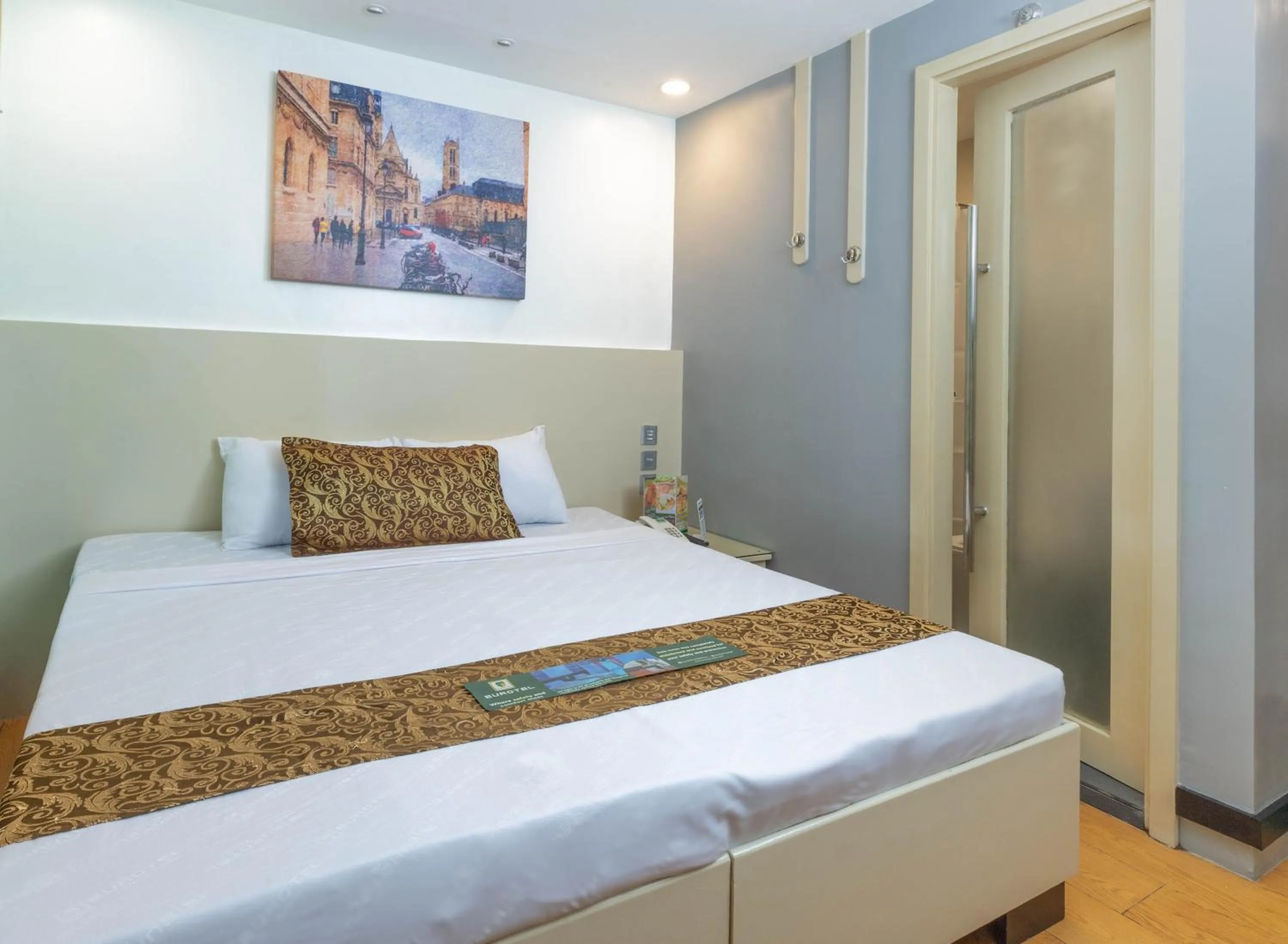 Bed in Eurotel Pedro Gil