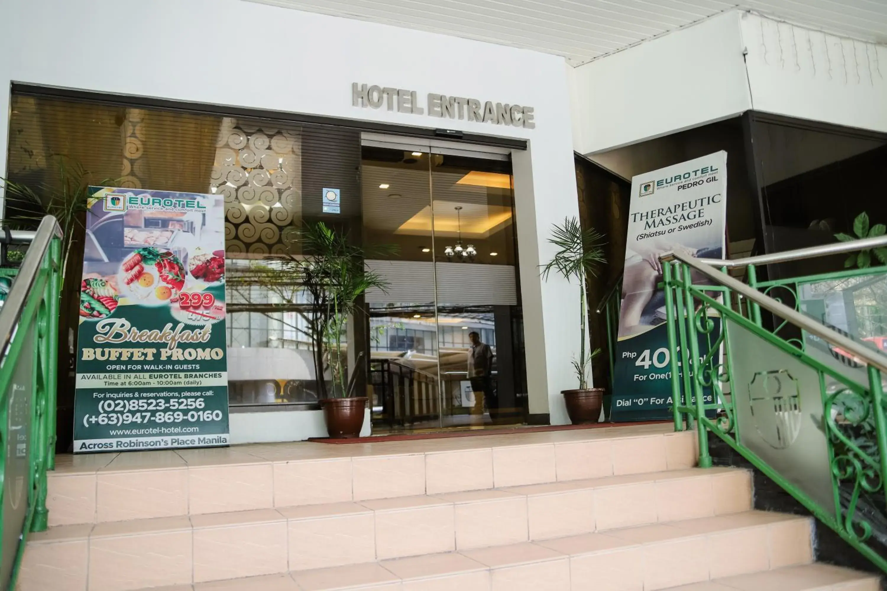 Facade/entrance in Eurotel Pedro Gil Facade/entrance in Eurotel Pedro Gil