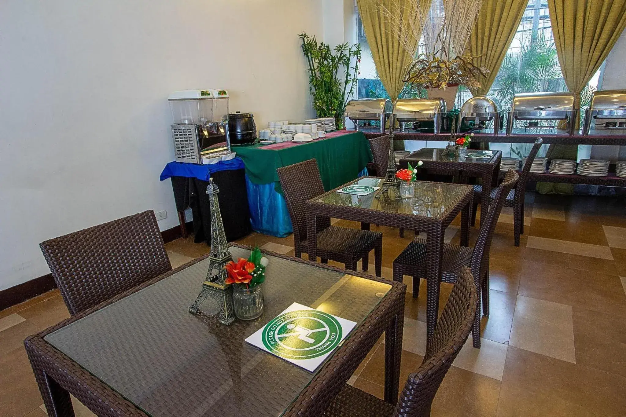 Restaurant/places to eat in Eurotel Pedro Gil Restaurant/places to eat in Eurotel Pedro Gil