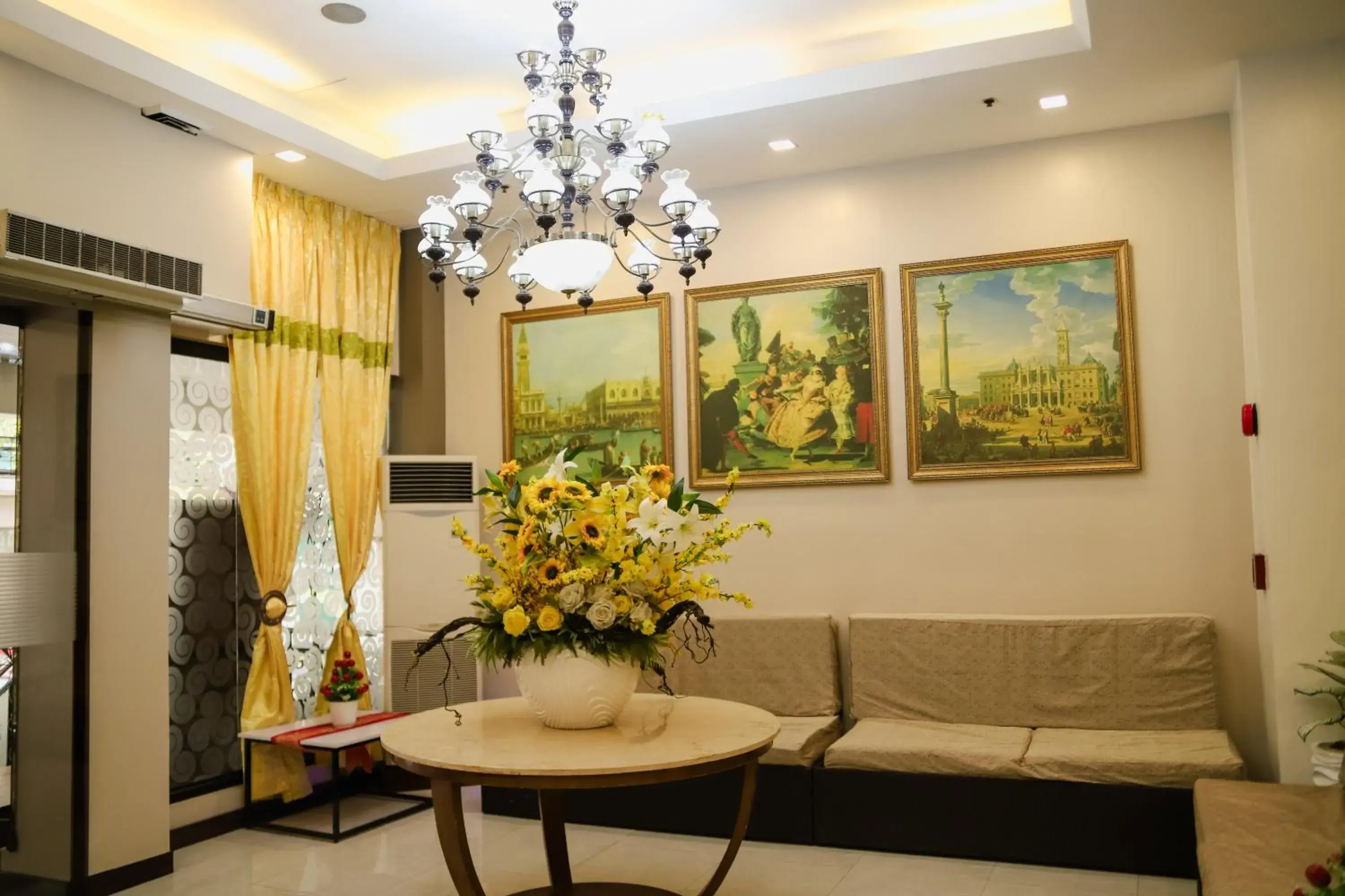 Lobby or reception in Eurotel Pedro Gil Lobby or reception in Eurotel Pedro Gil