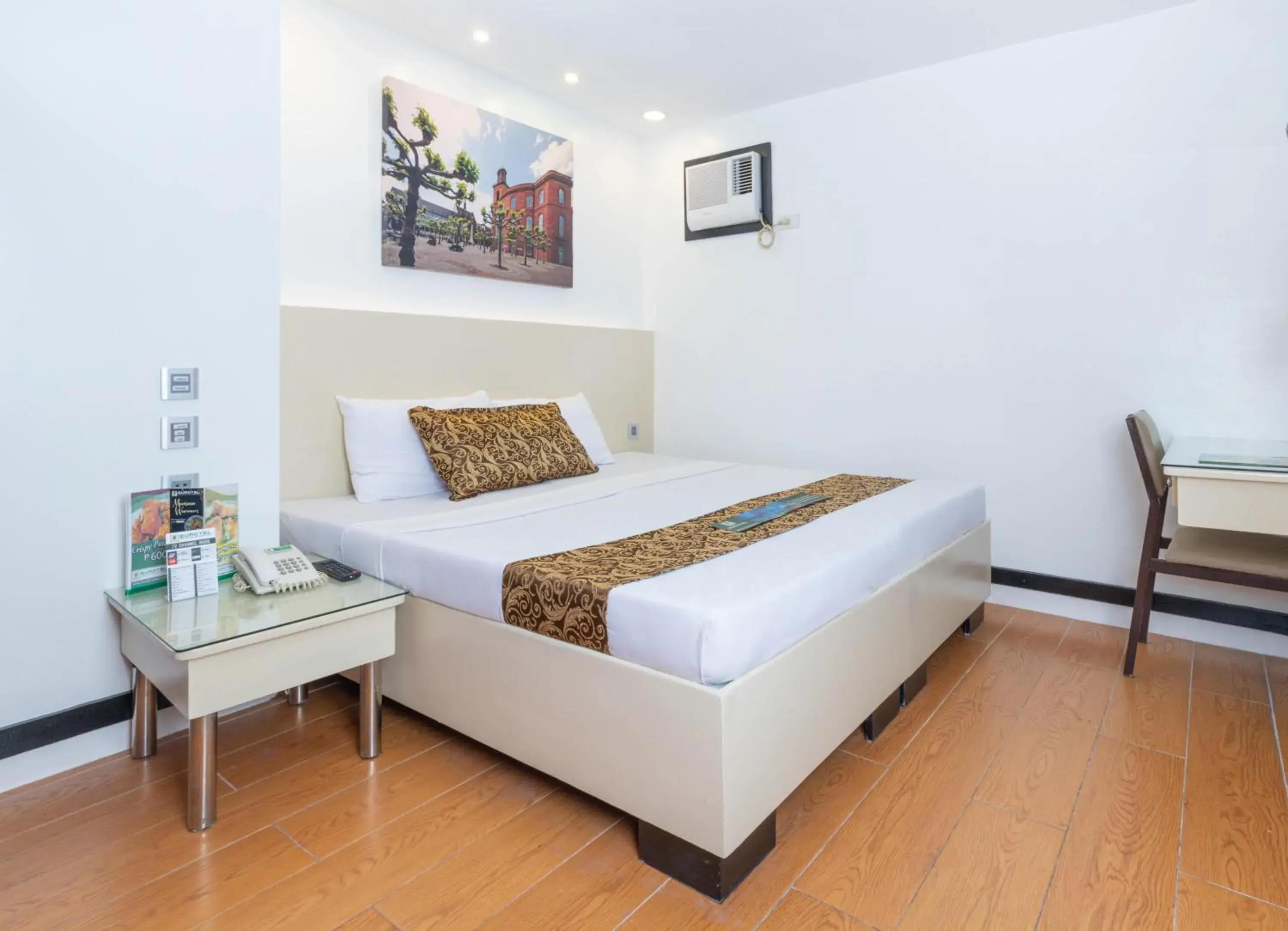 Bedroom, Bed in Eurotel Pedro Gil Bedroom, Bed in Eurotel Pedro Gil