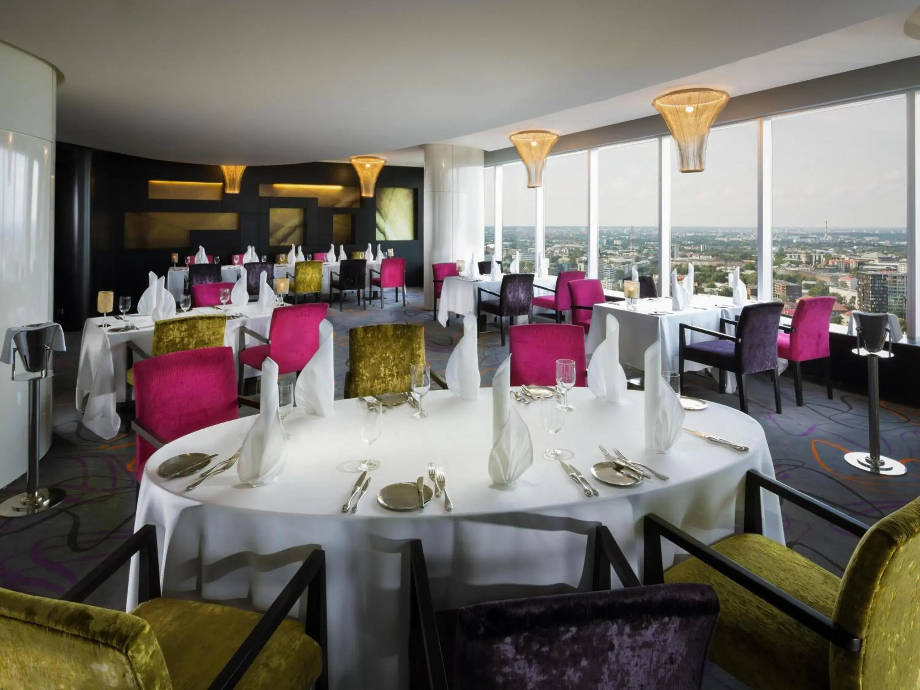 Restaurant/places to eat in Swissotel Tallinn Restaurant/places to eat in Swissotel Tallinn