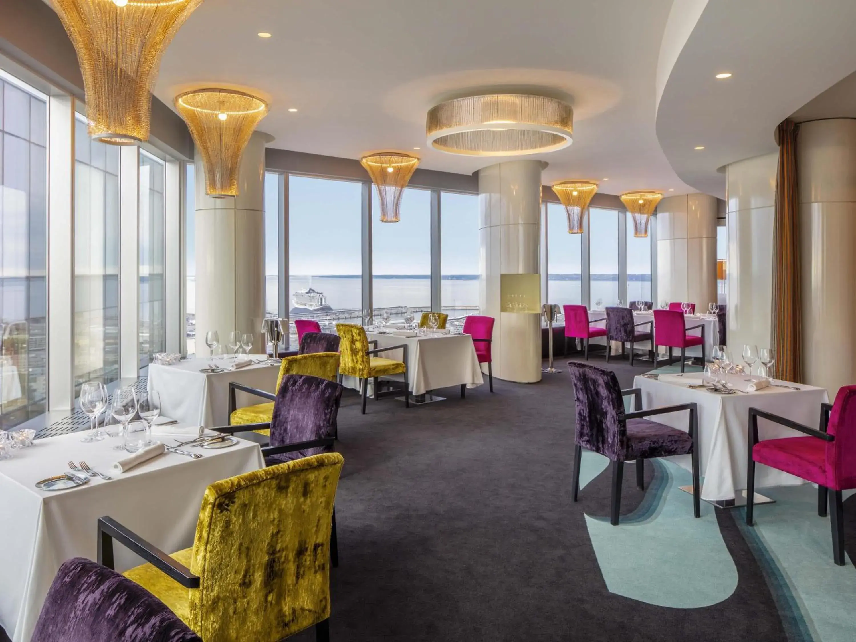 Restaurant/places to eat in Swissotel Tallinn Restaurant/places to eat in Swissotel Tallinn