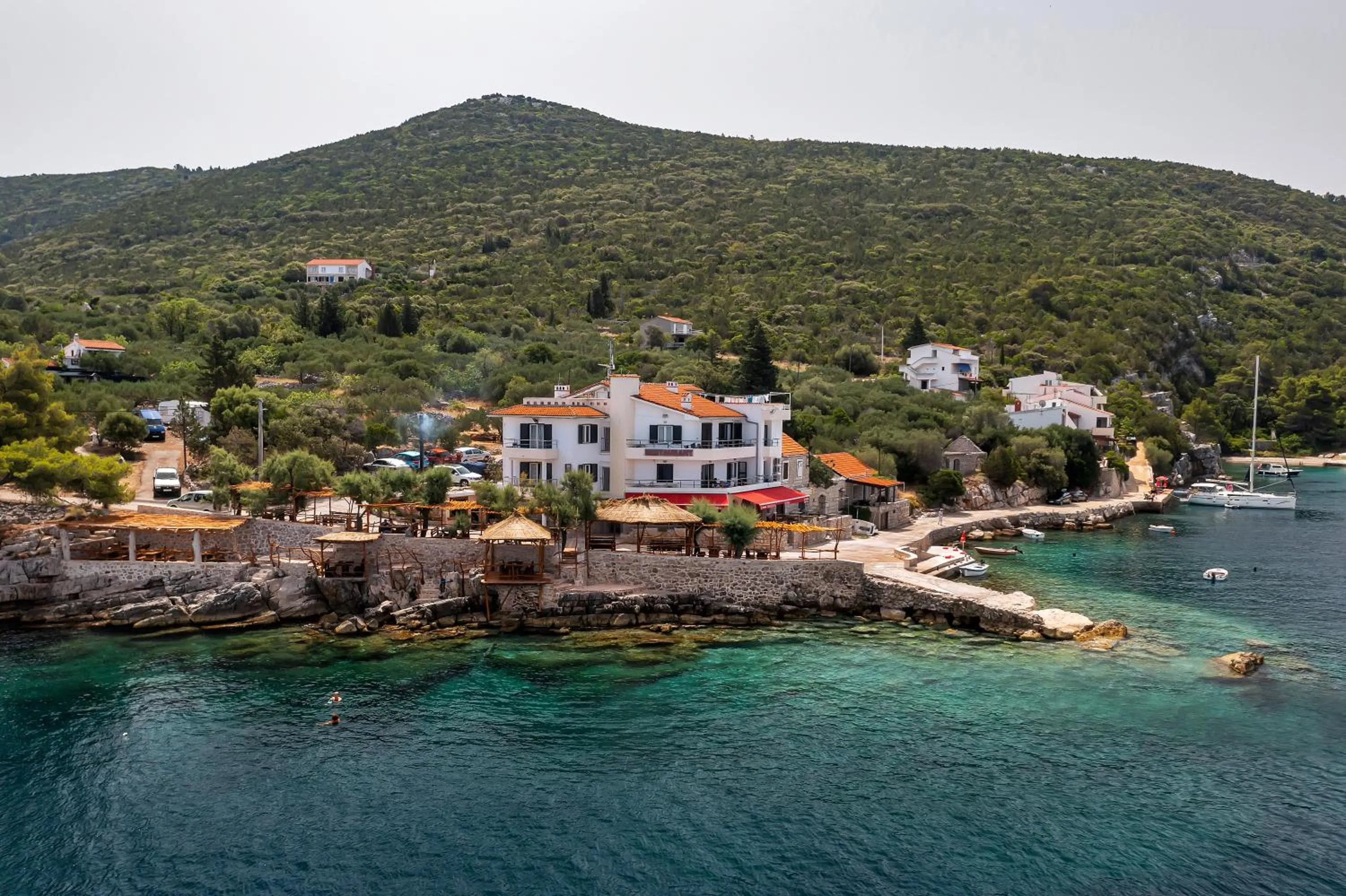 Restaurant/places to eat in Hotel Timun