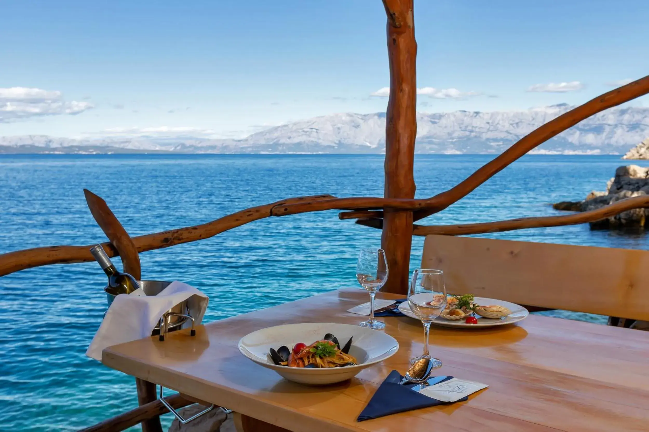 Restaurant/places to eat in Hotel Timun Restaurant/places to eat in Hotel Timun