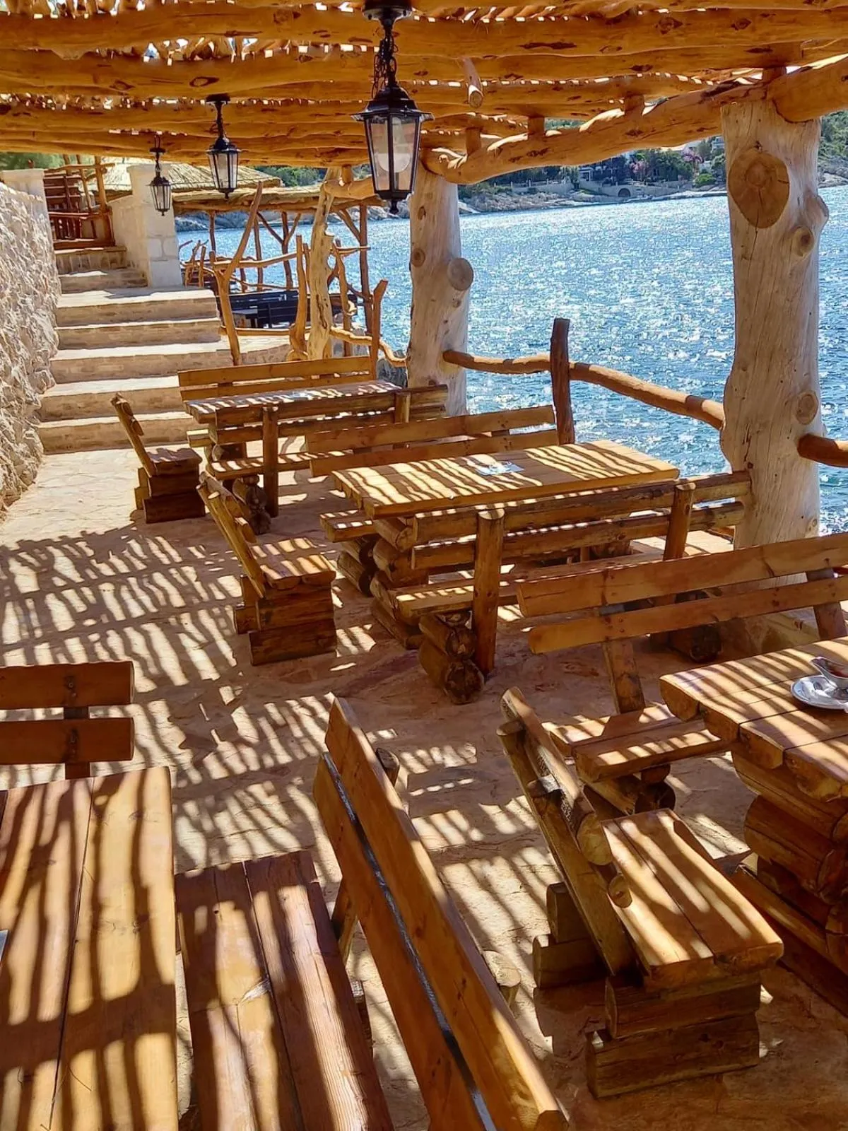 Restaurant/places to eat in Hotel Timun