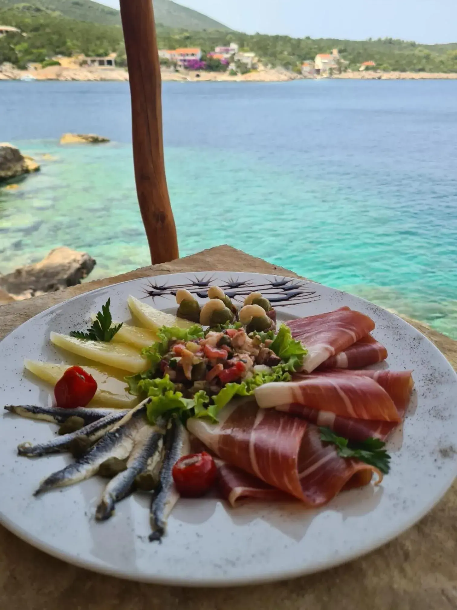 Restaurant/places to eat in Hotel Timun Restaurant/places to eat in Hotel Timun