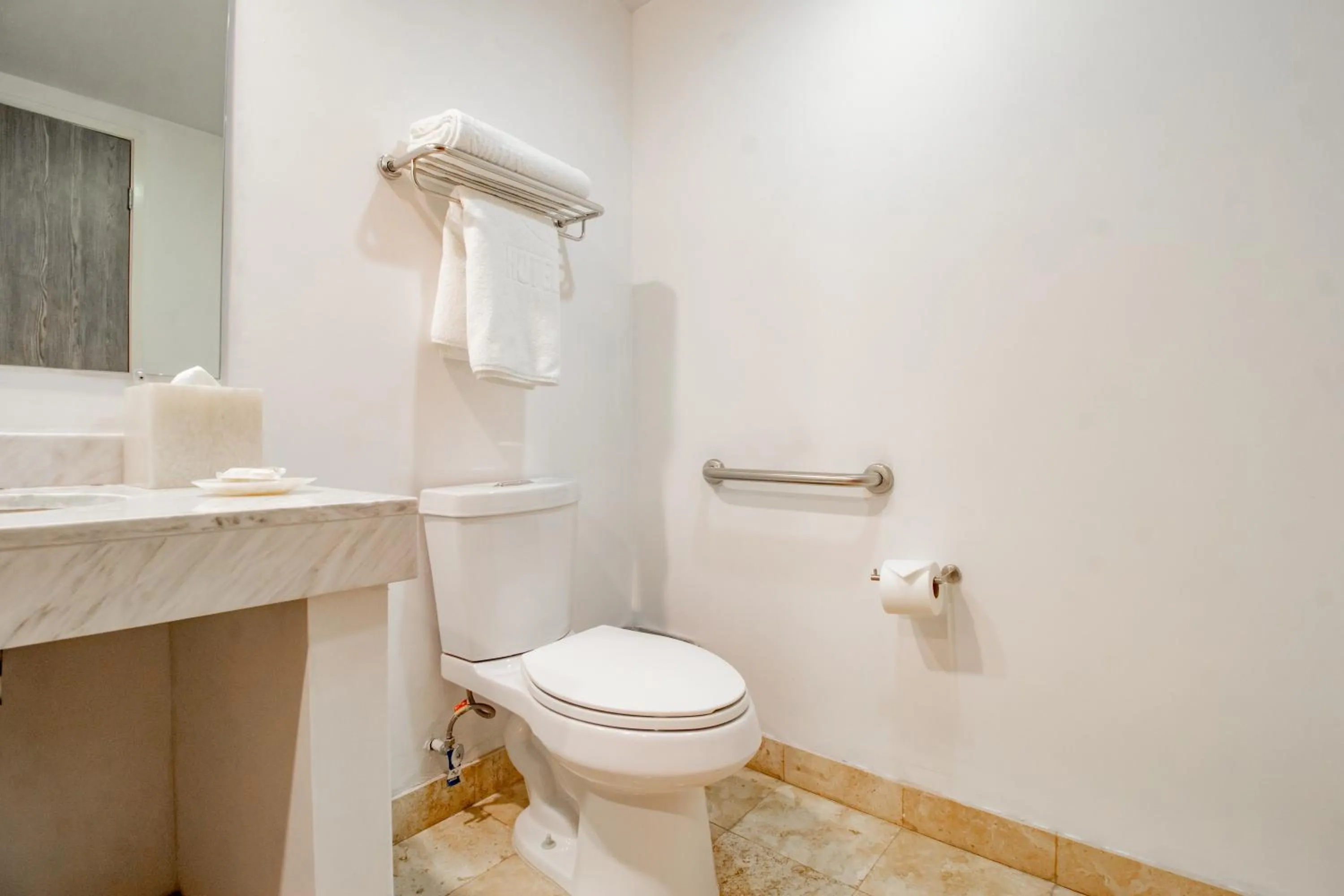 Bathroom in Memora Hotel & Villas Chapala