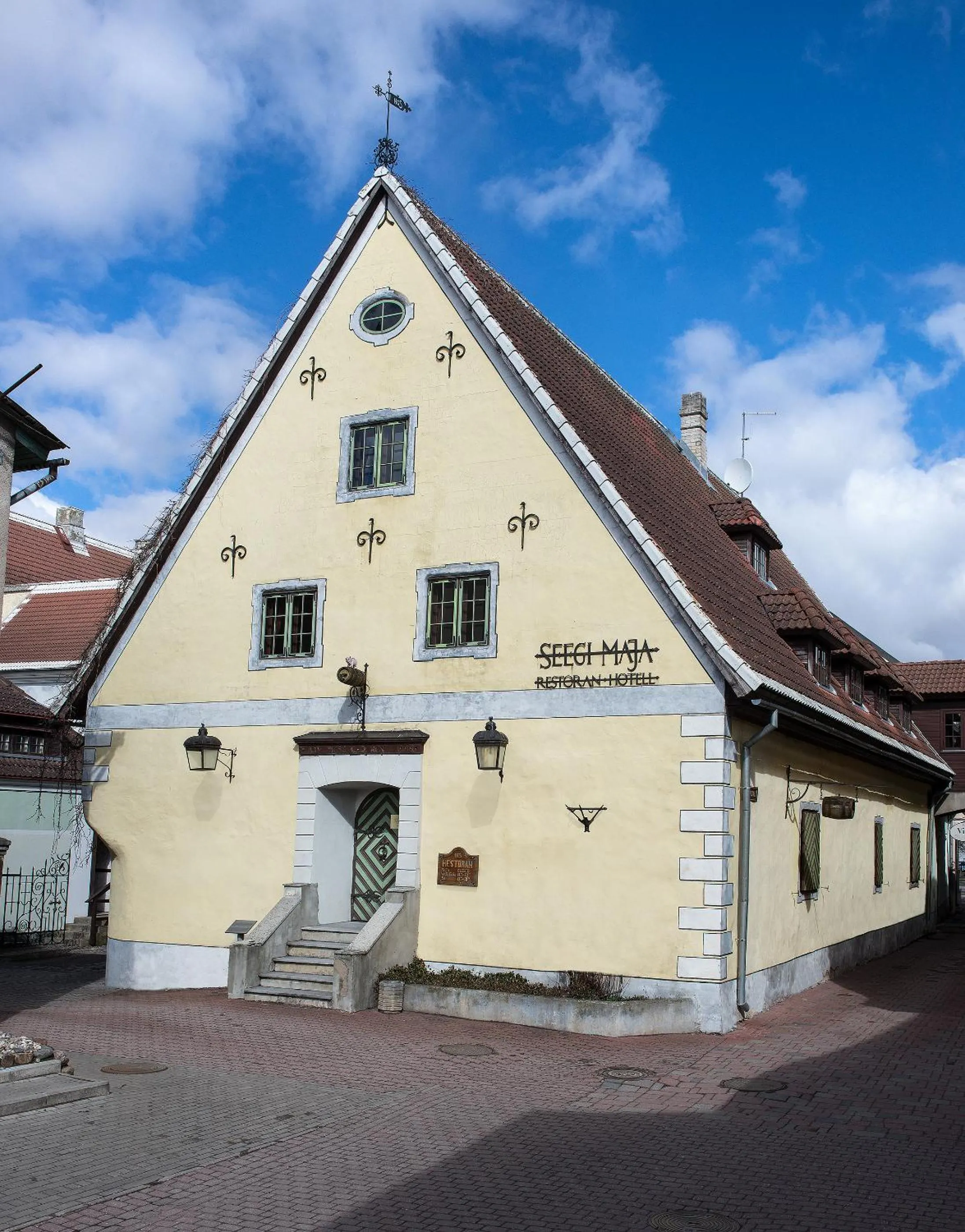 Restaurant/places to eat in St. Peterburg