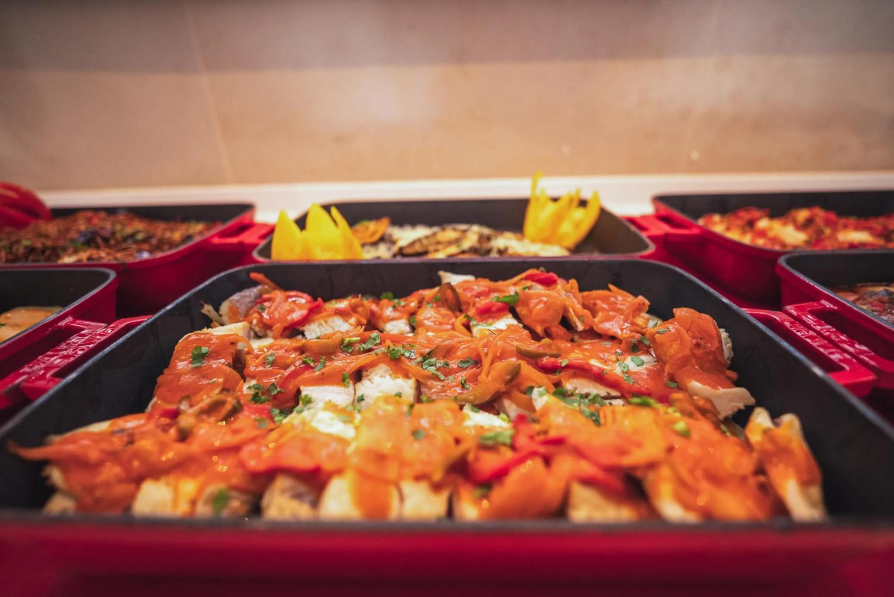 Restaurant/places to eat in HL Miraflor Suites Hotel