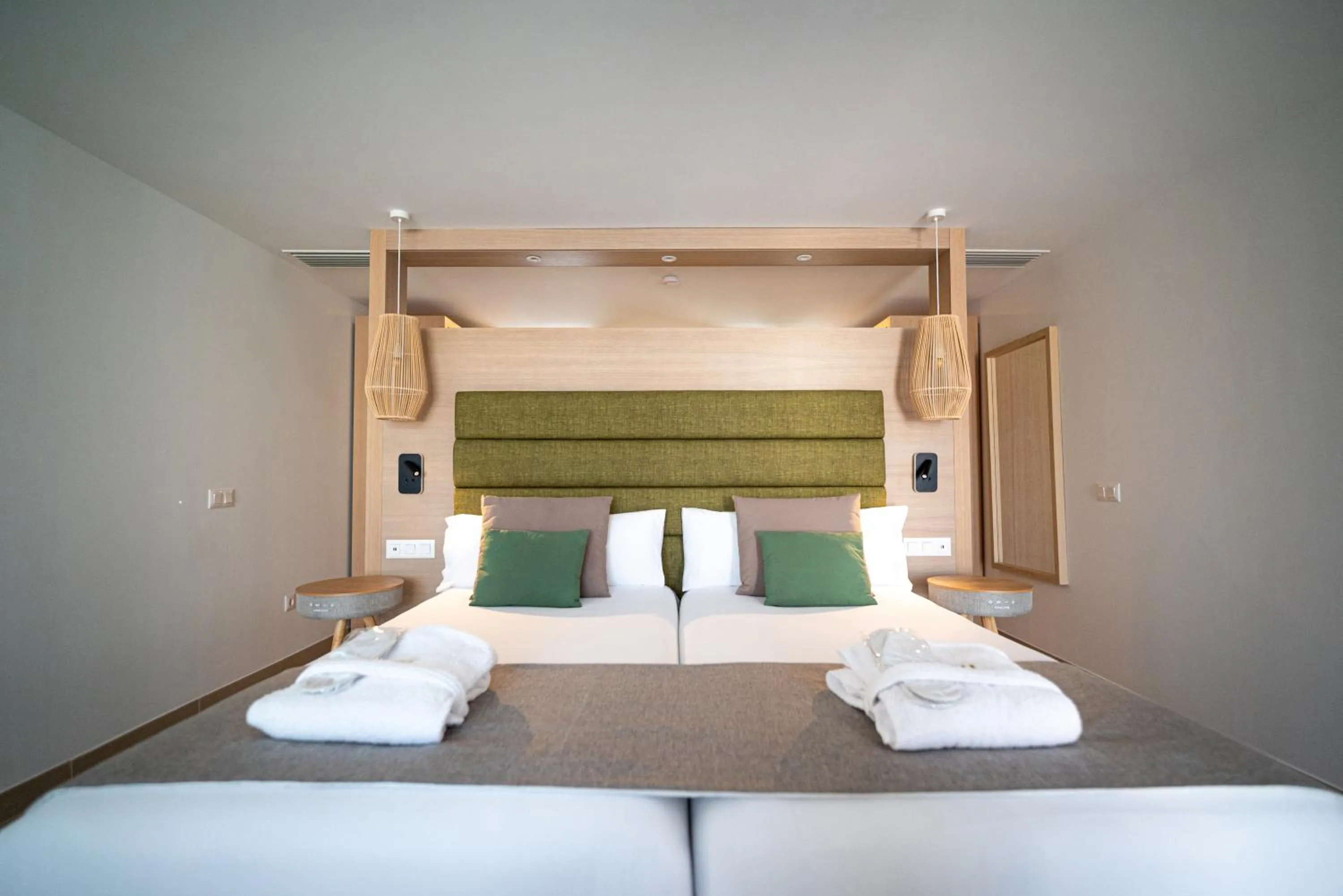 Bedroom, Bed in HL Miraflor Suites Hotel