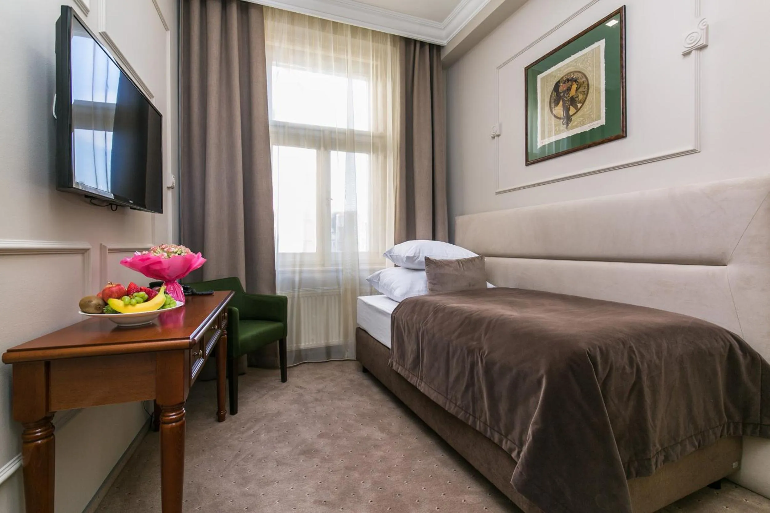 Bed in Hotel Caruso Old Town