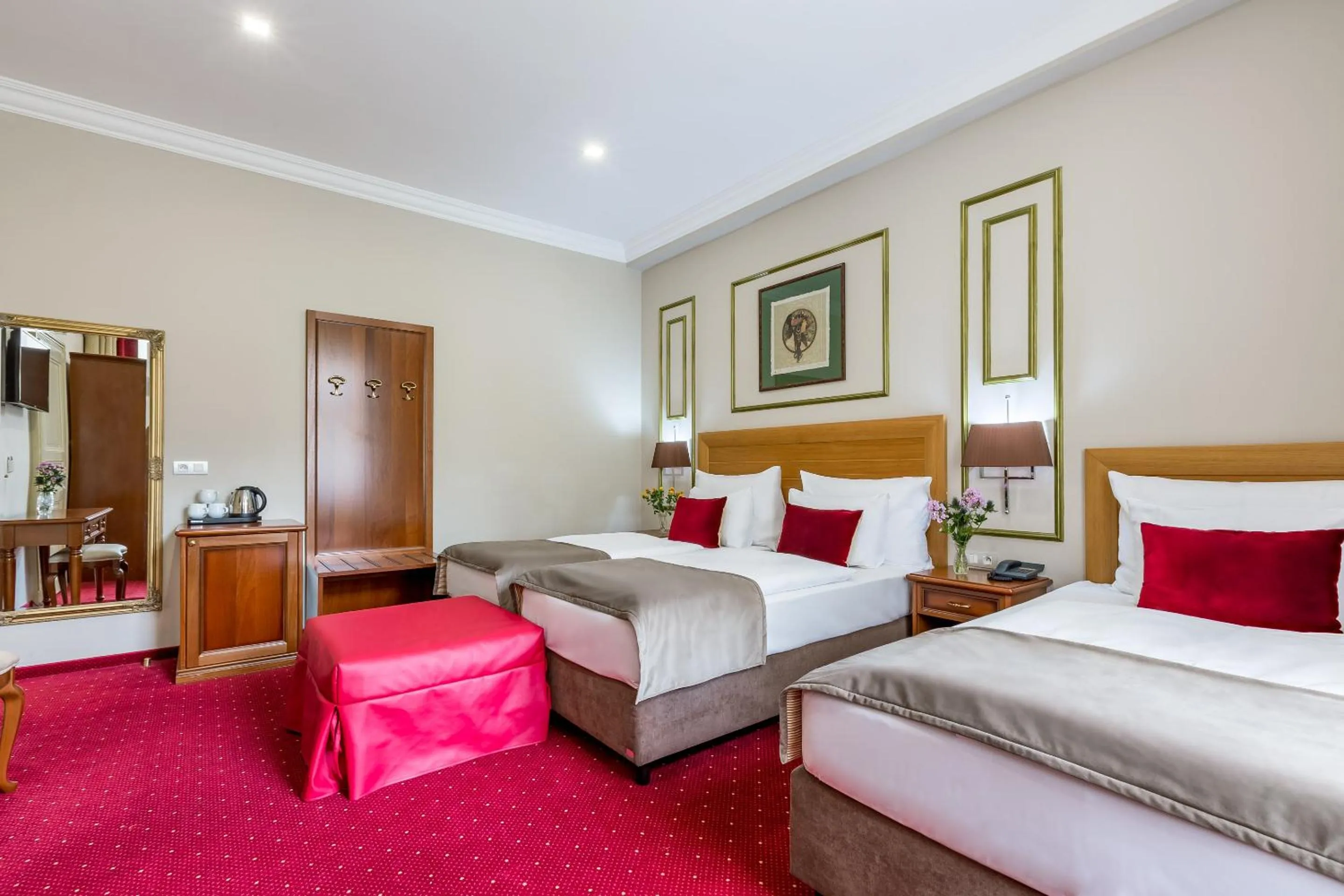 Bedroom, Bed in Hotel Caruso Old Town