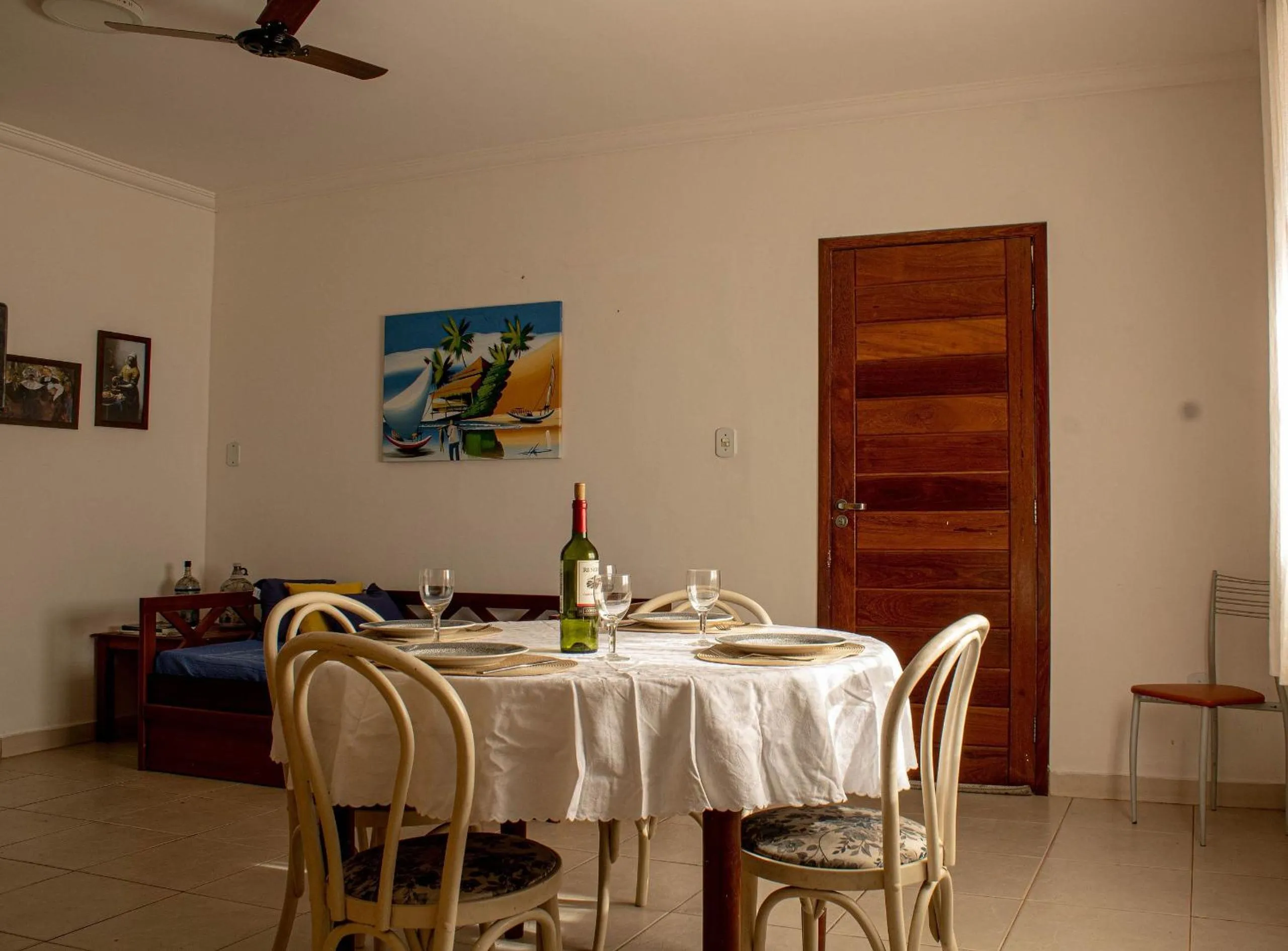 Dining area in CONFORT -PRAIA DE DUNAS - (Praia do Forte)-Cabo Frio - Próximo das principais atrações