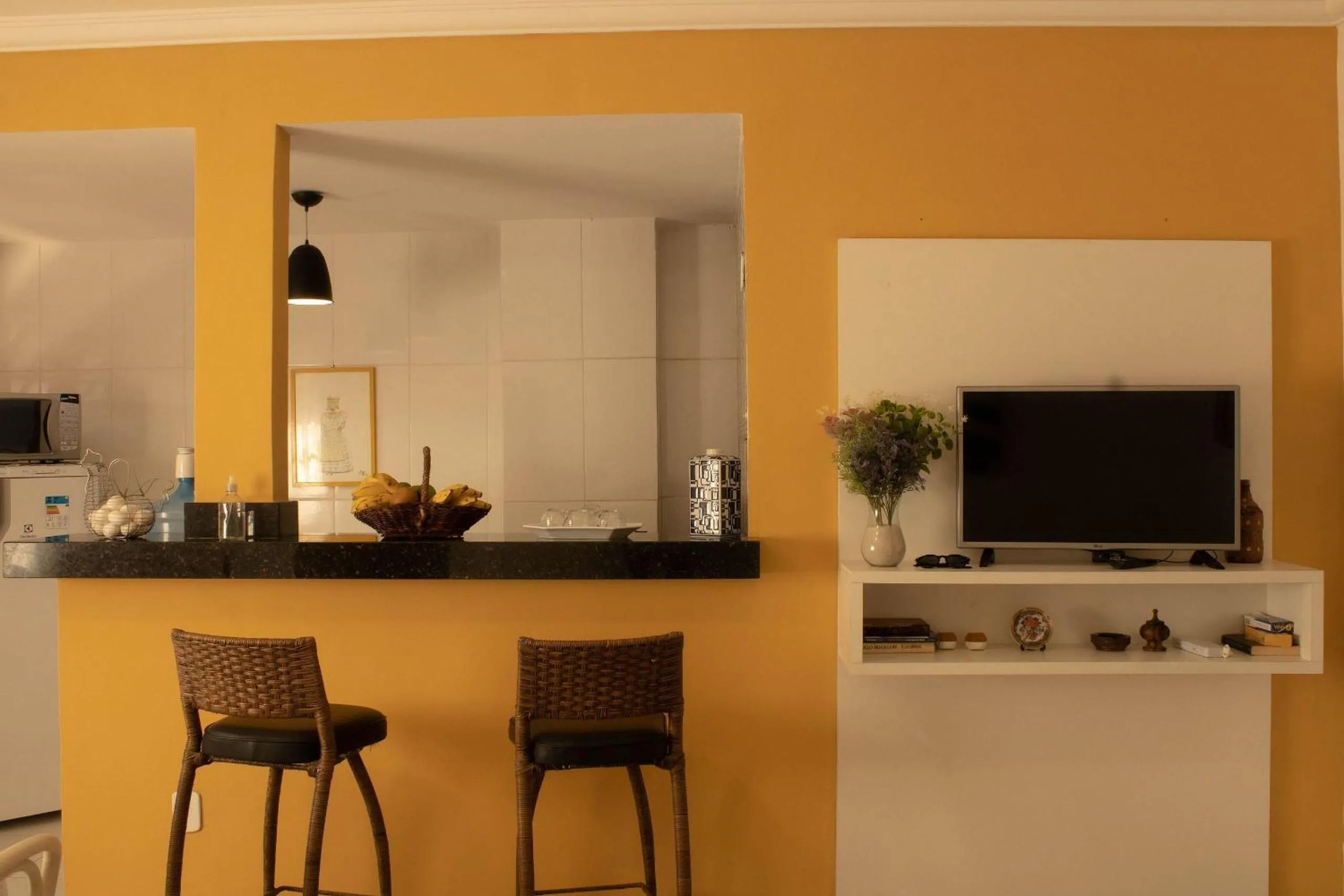 TV and multimedia in CONFORT -PRAIA DE DUNAS - (Praia do Forte)-Cabo Frio - Próximo das principais atrações