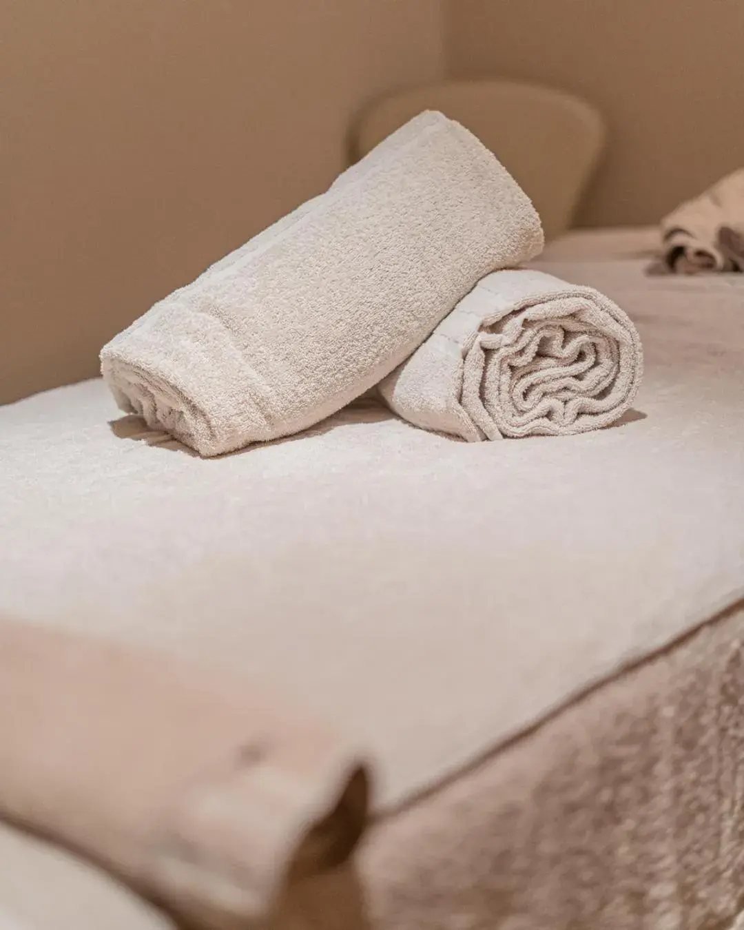Massage, Bed in Felix Hotels - Hotel La Coluccia Massage, Bed in Felix Hotels - Hotel La Coluccia