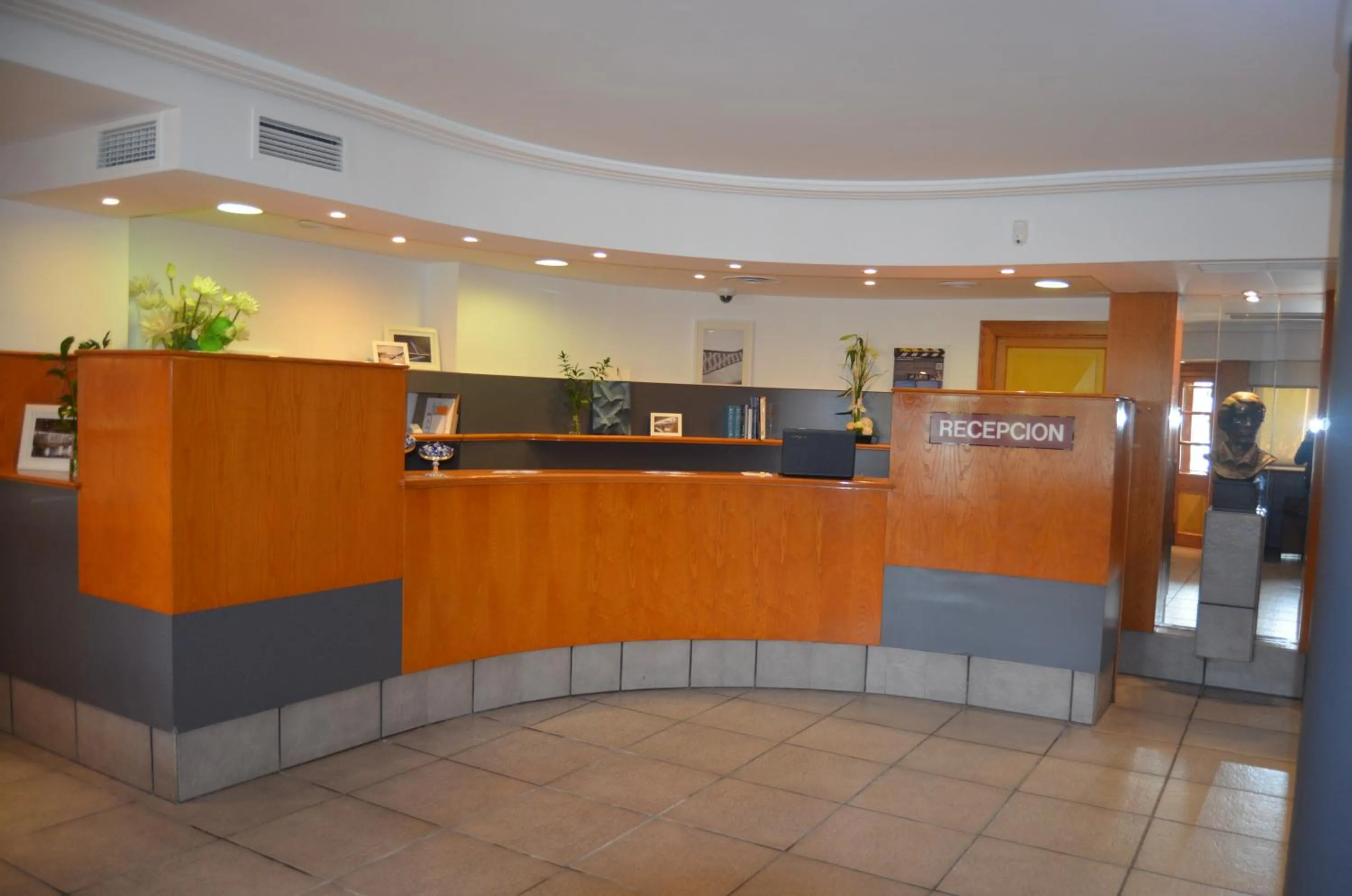 Lobby or reception in Hotel Brujas De Irues