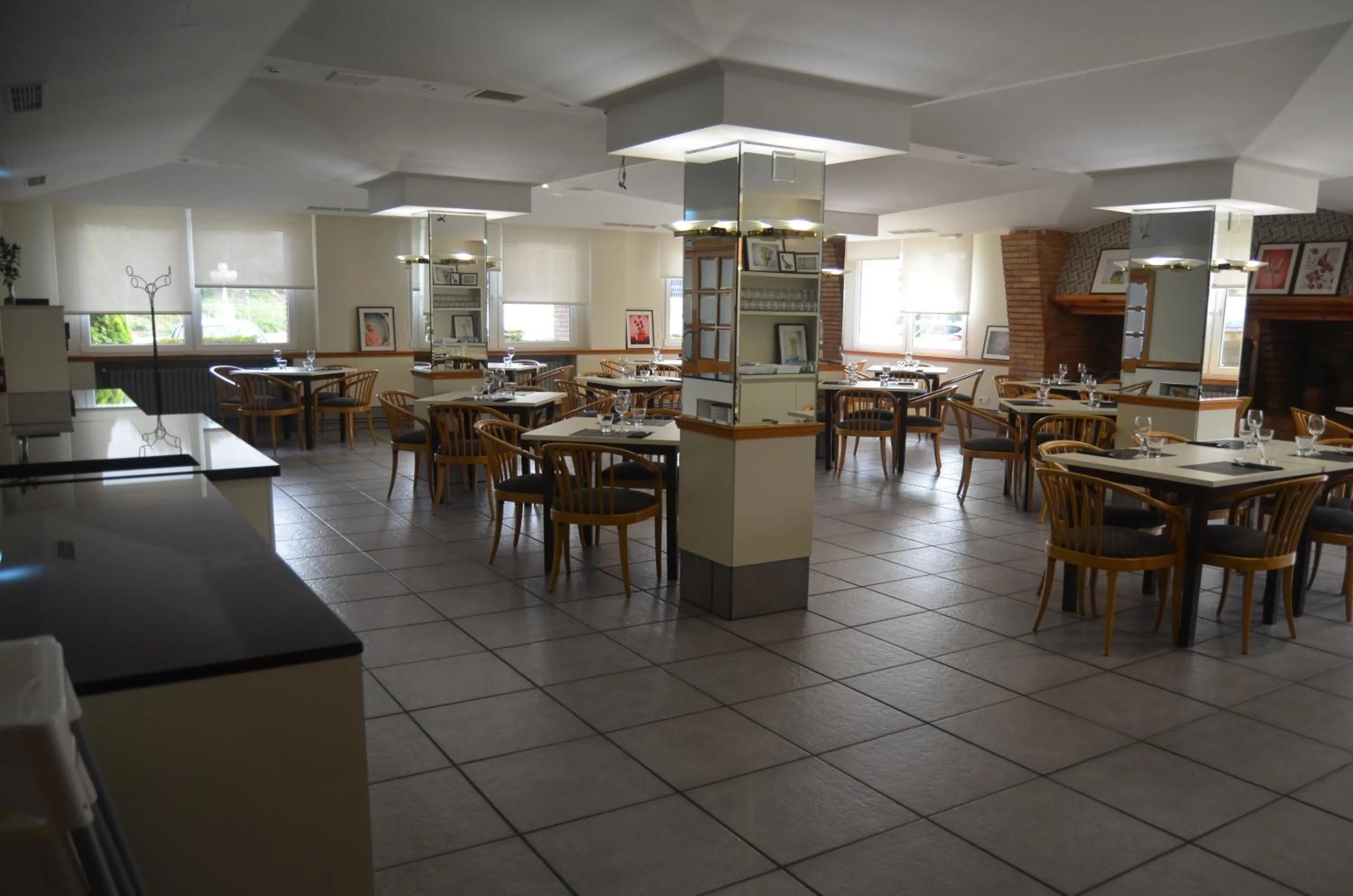 Restaurant/places to eat in Hotel Brujas De Irues