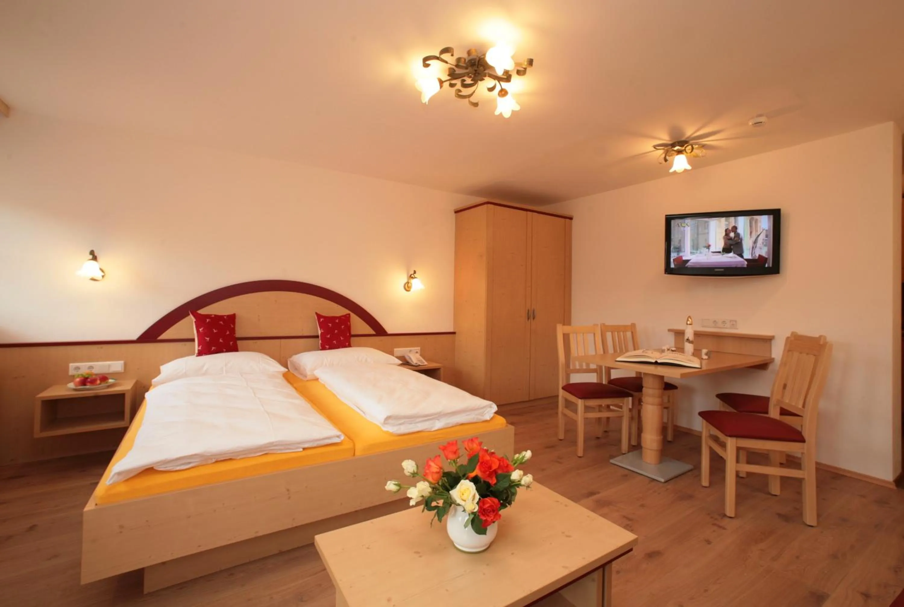 Bed in Aparthotel Waidmannsheil