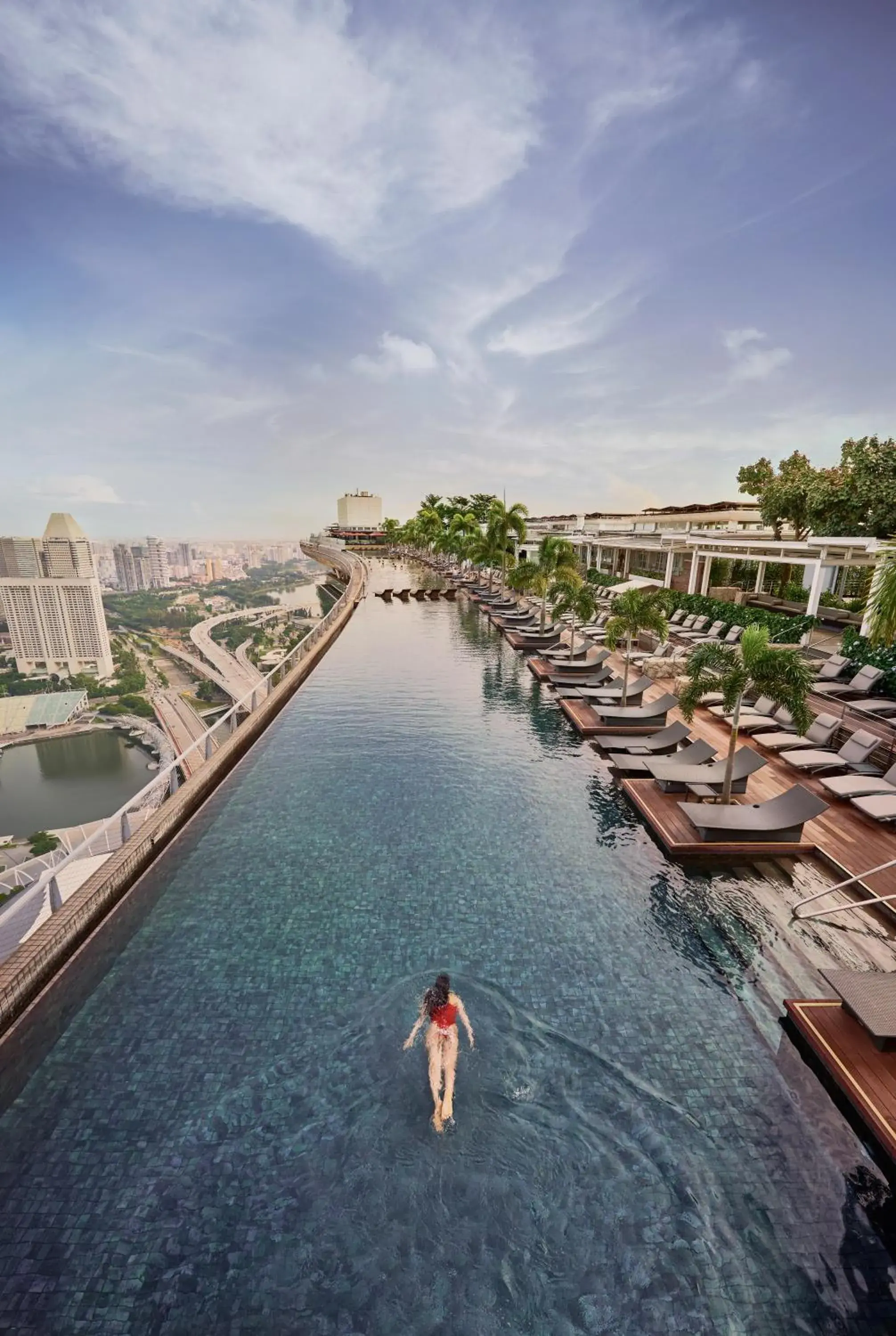 Swimming pool in Marina Bay Sands Swimming pool in Marina Bay Sands