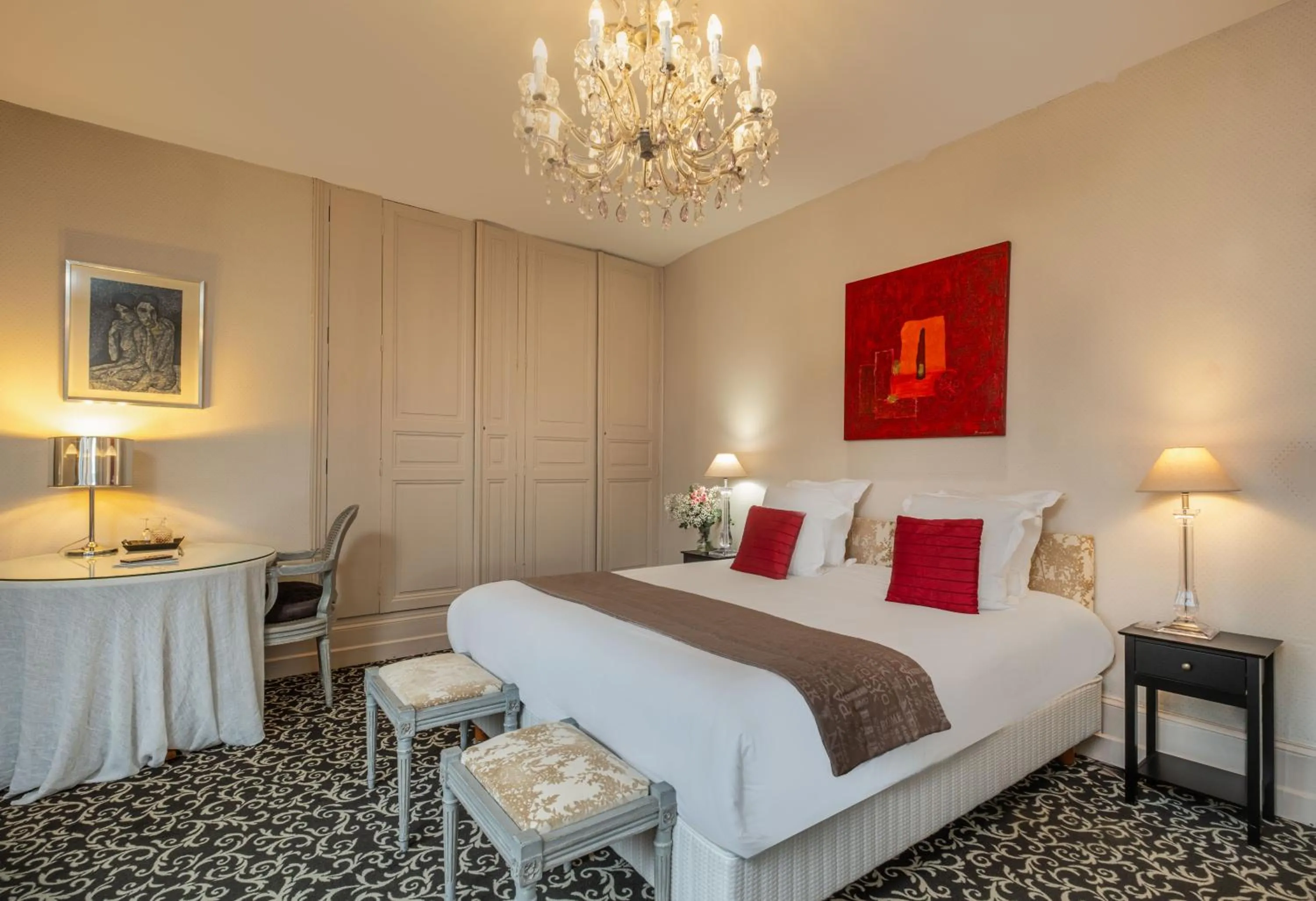 Photo of the whole room, Bed in Le Pavillon des Lys - Hôtel Particulier