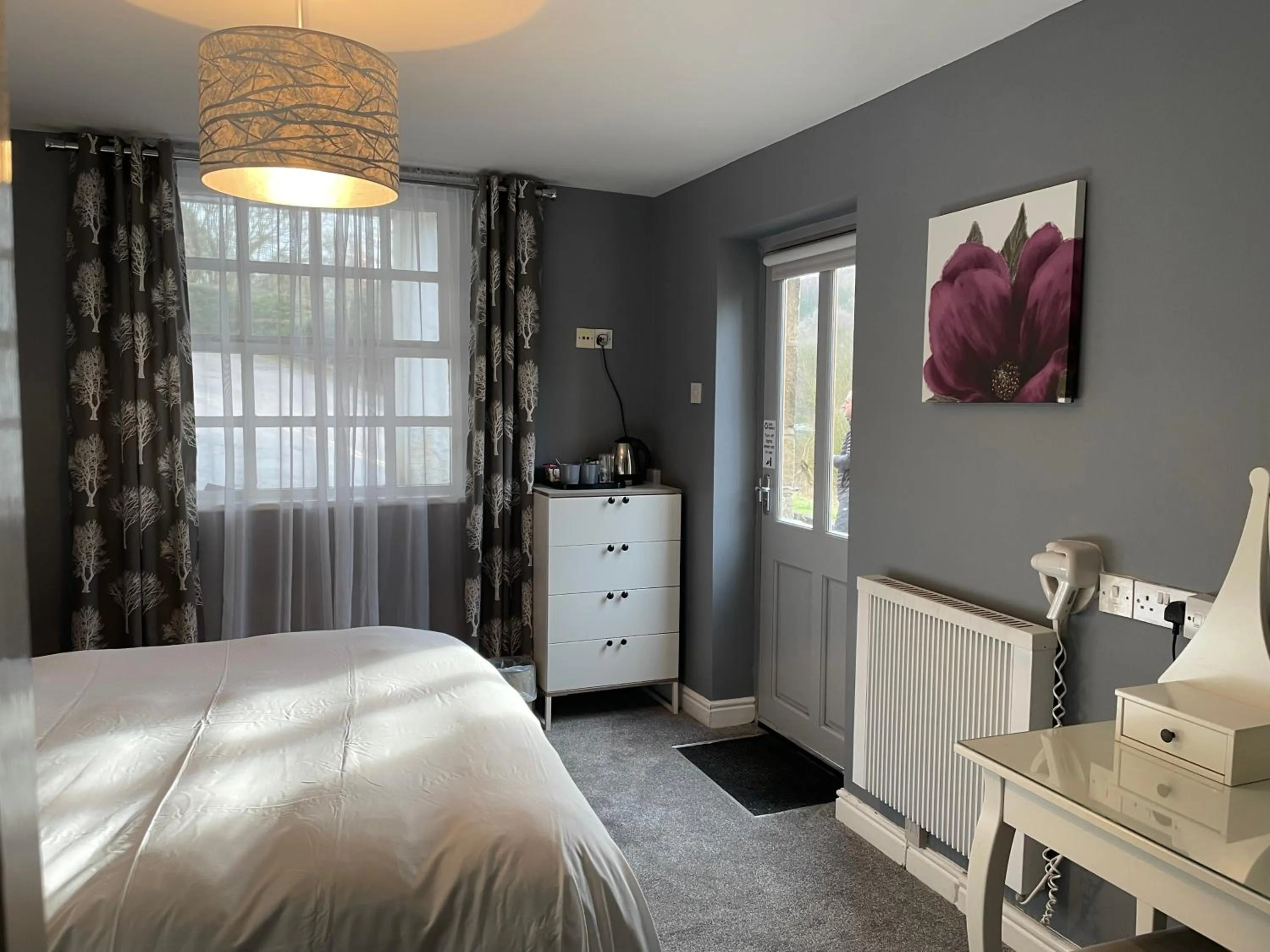 Bed in The Sycamore Inn