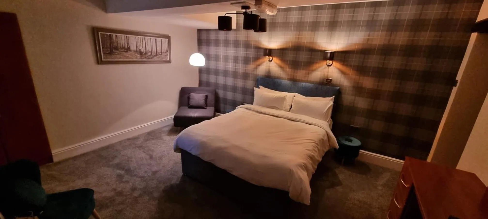 Bed in The Sycamore Inn