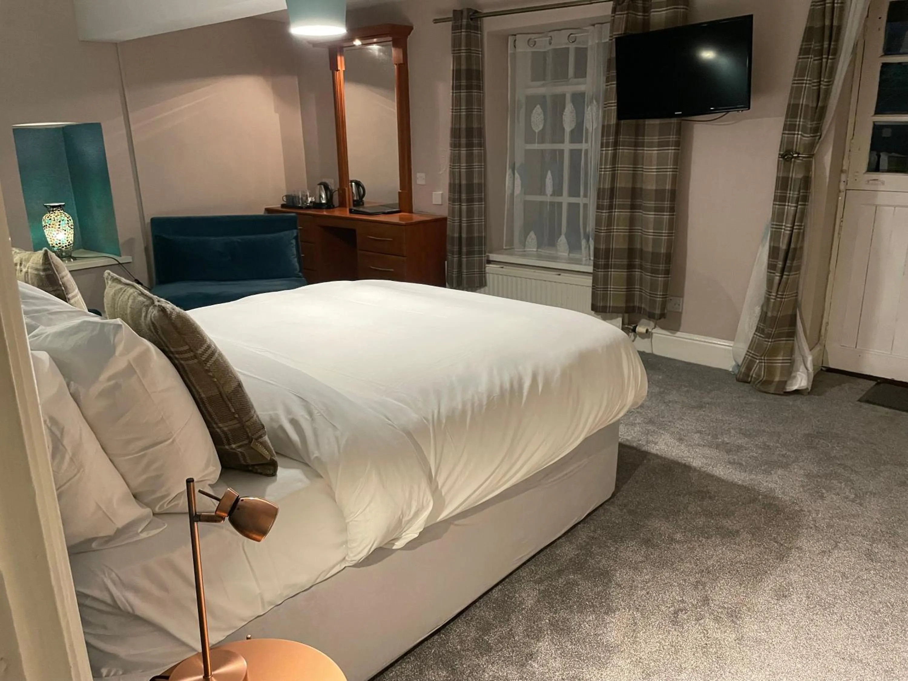 Bed in The Sycamore Inn