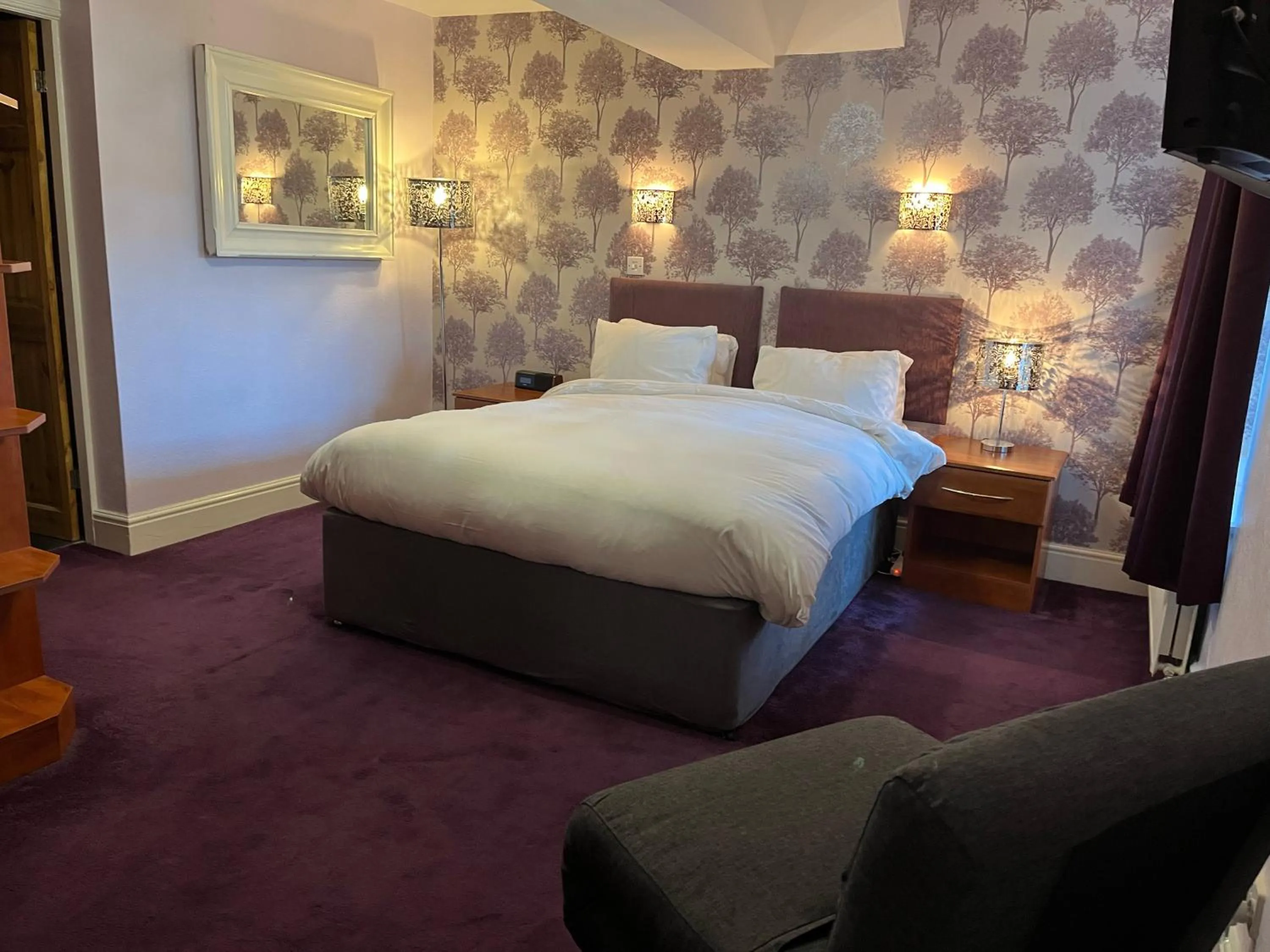 Bed in The Sycamore Inn