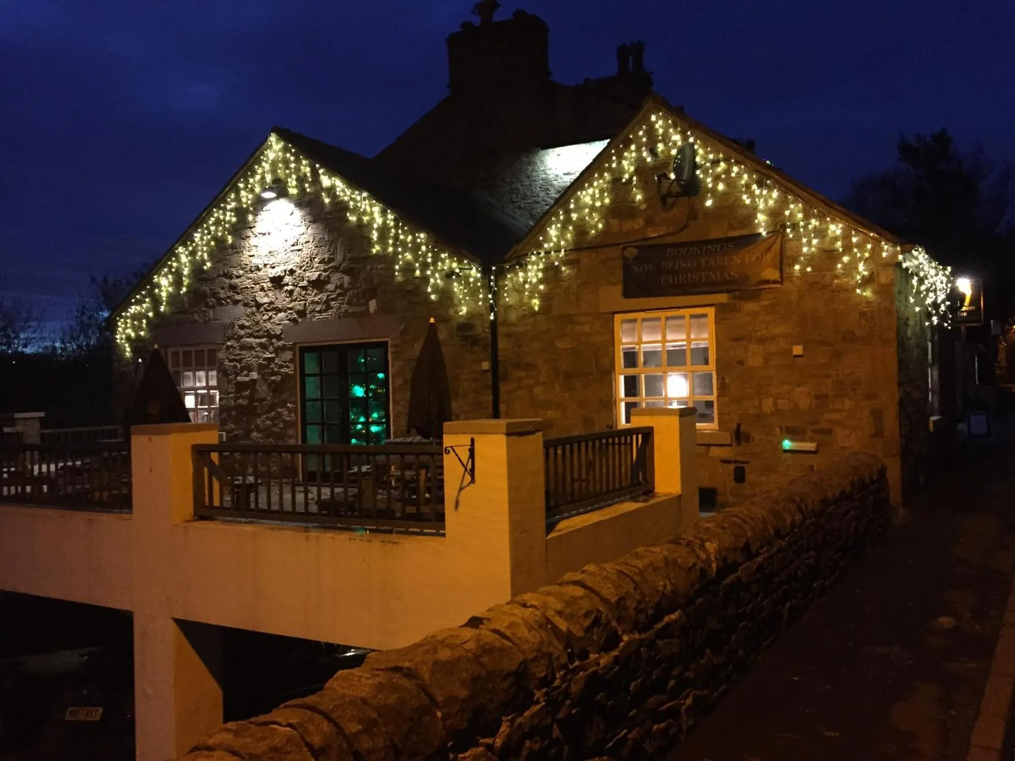 Facade/entrance in The Sycamore Inn