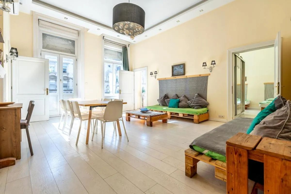 Jozsef63 Apartment
