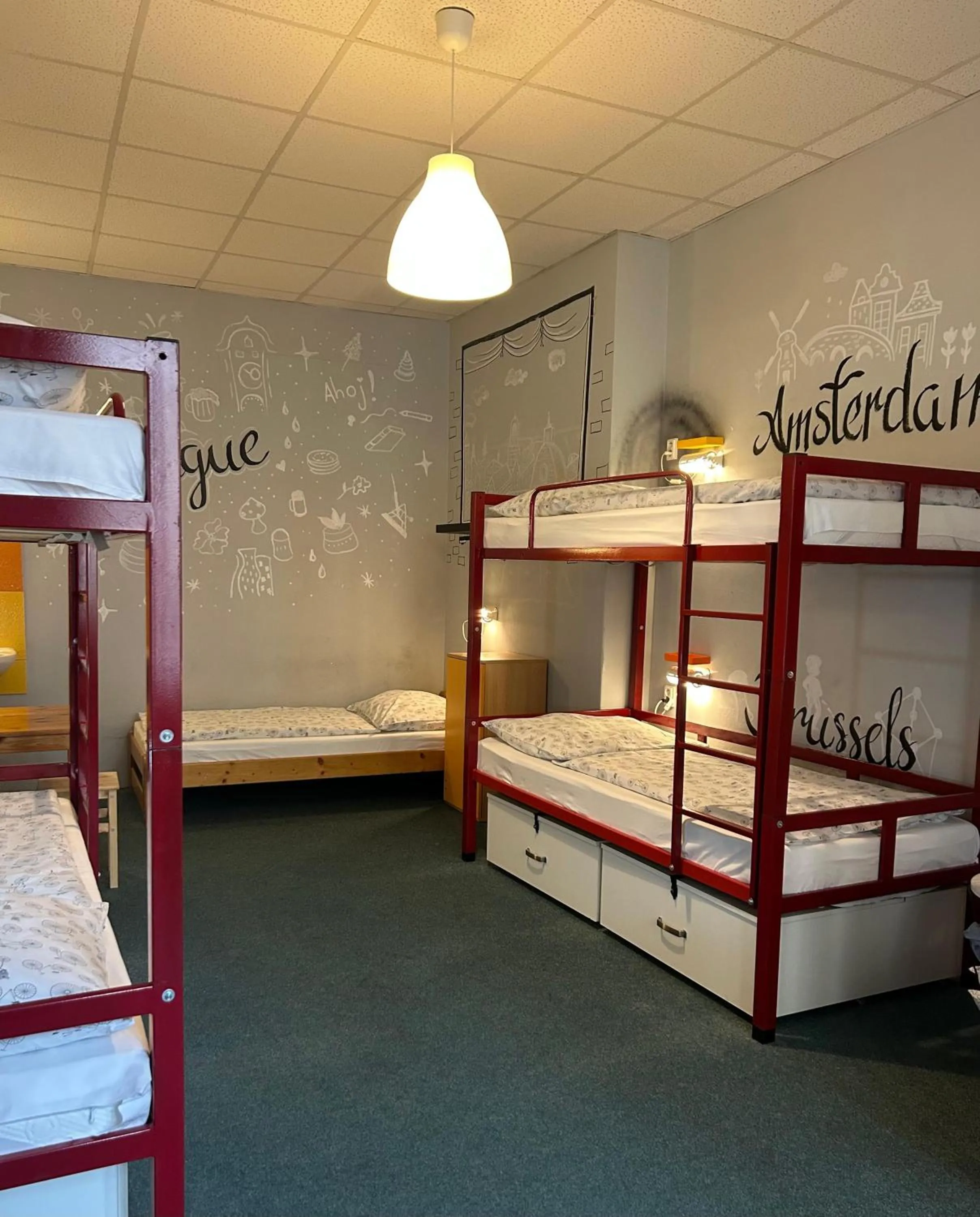 Photo of the whole room, Bed in Hostel Downtown