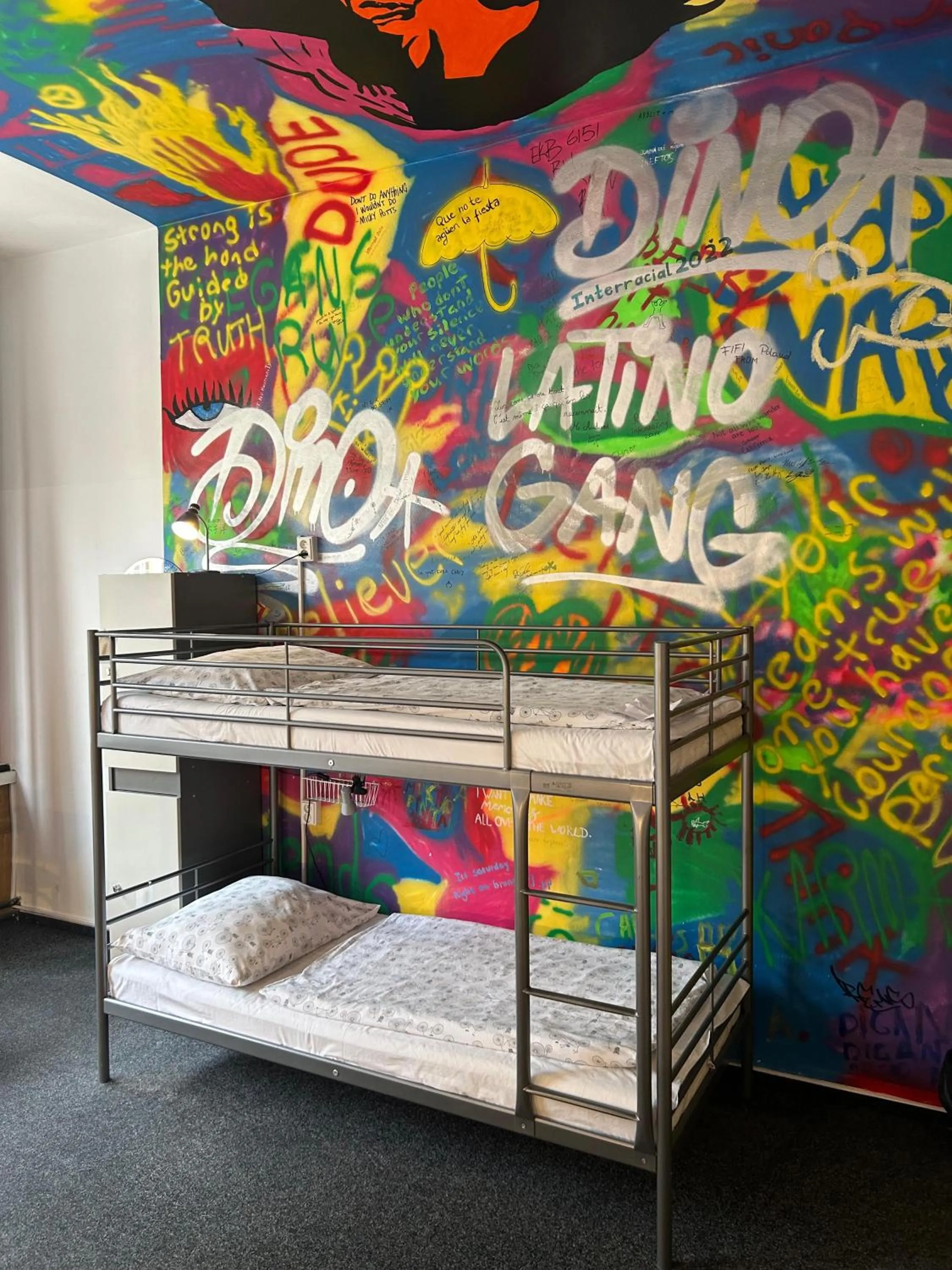 Bed in Hostel Downtown