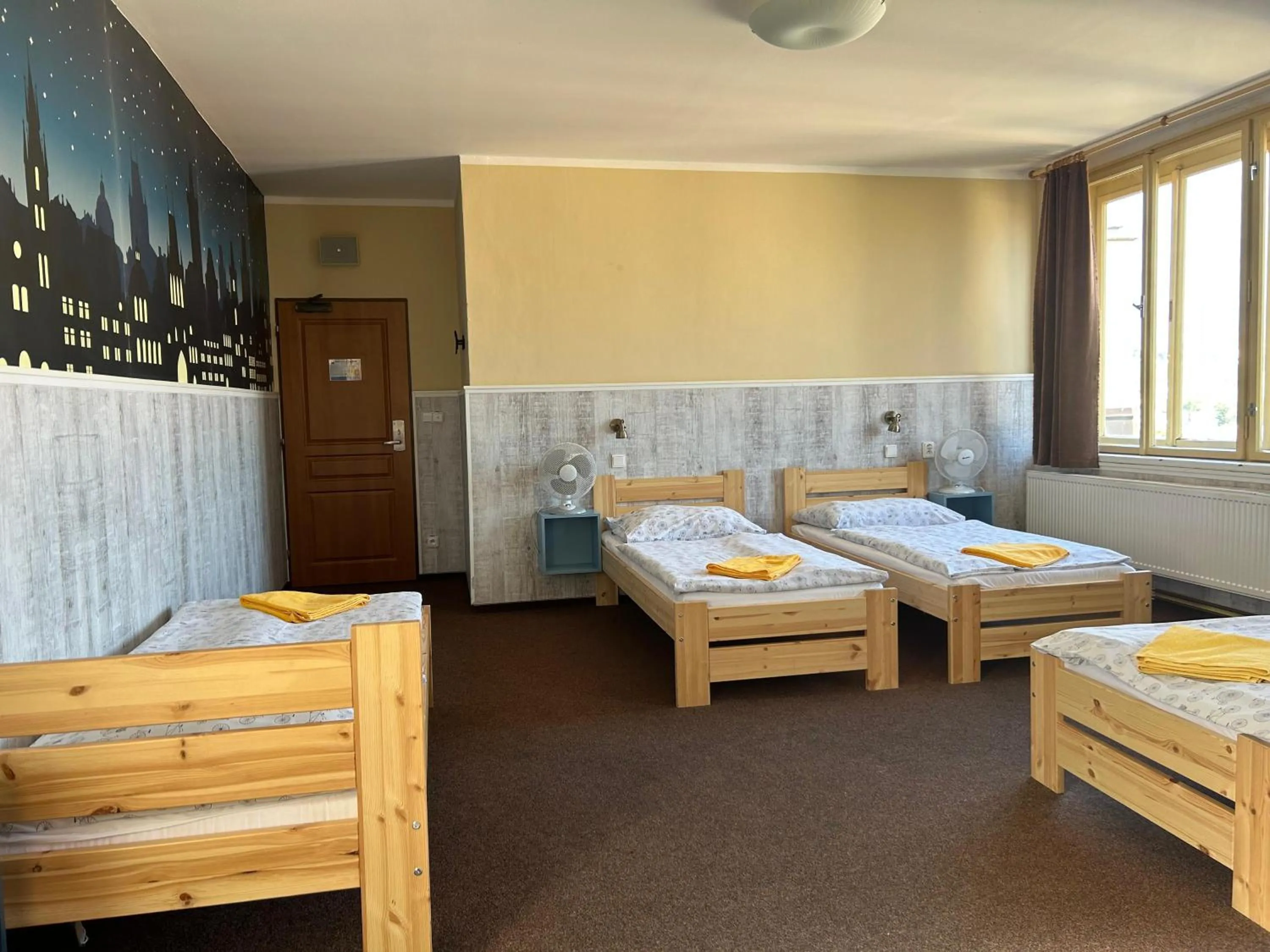 Photo of the whole room, Bed in Hostel Downtown