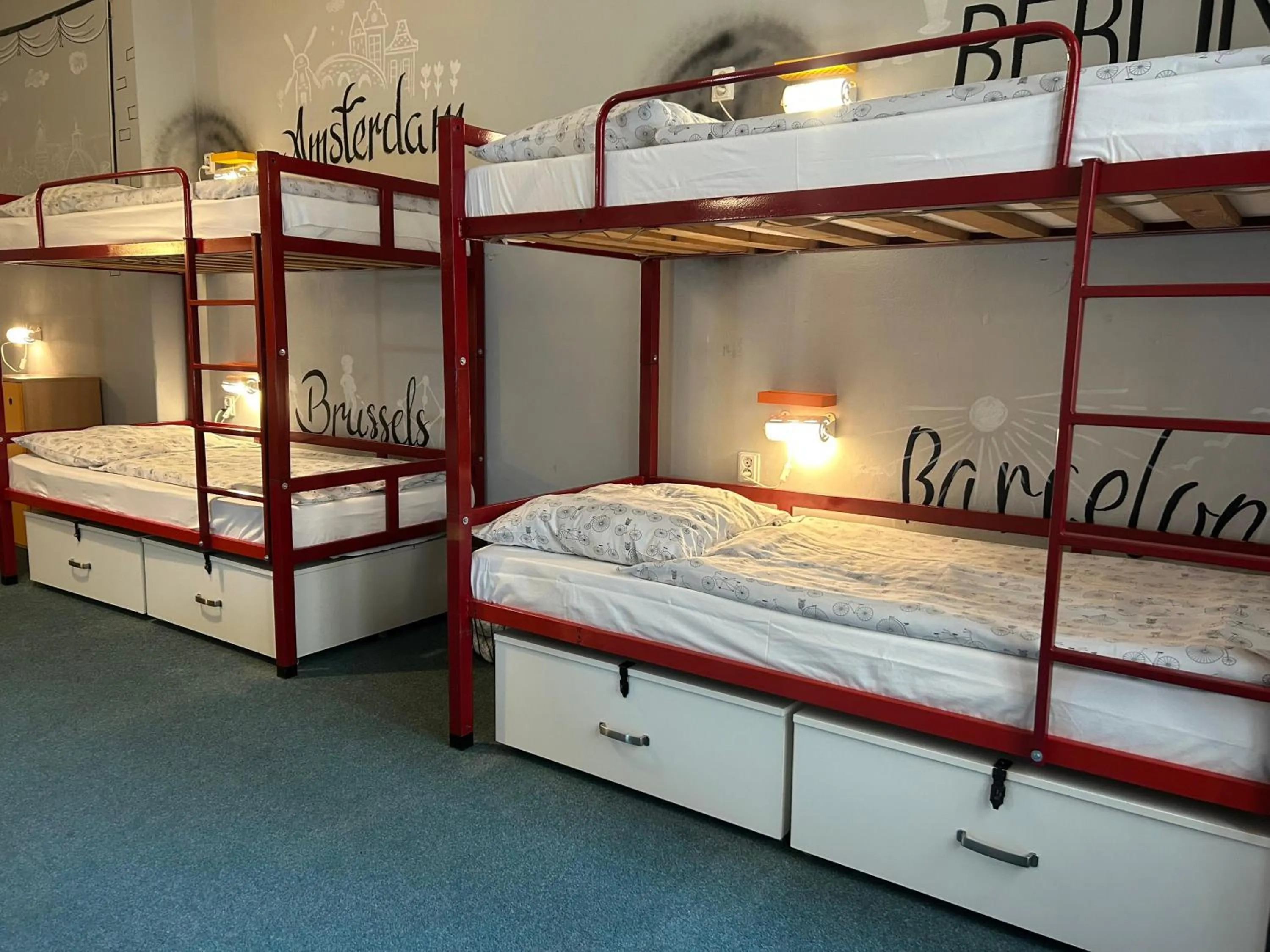 Bed in Hostel Downtown