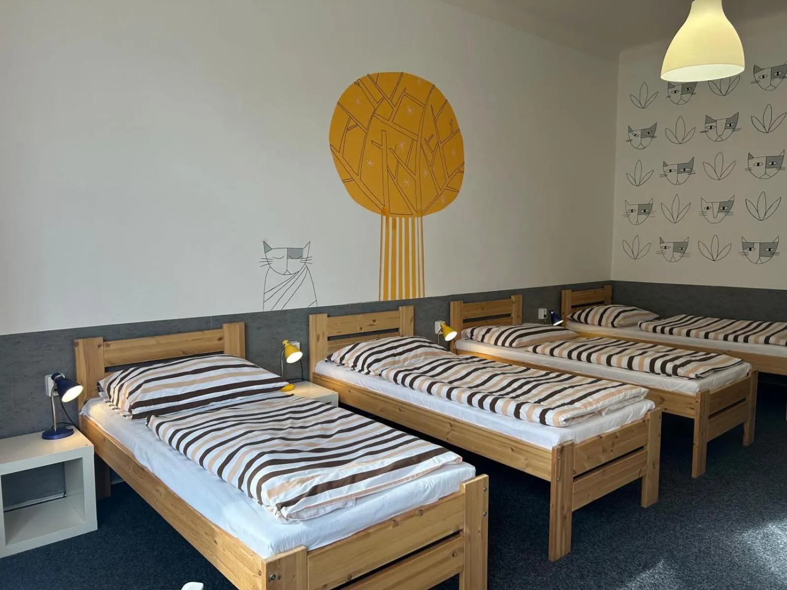 Bed in Hostel Downtown