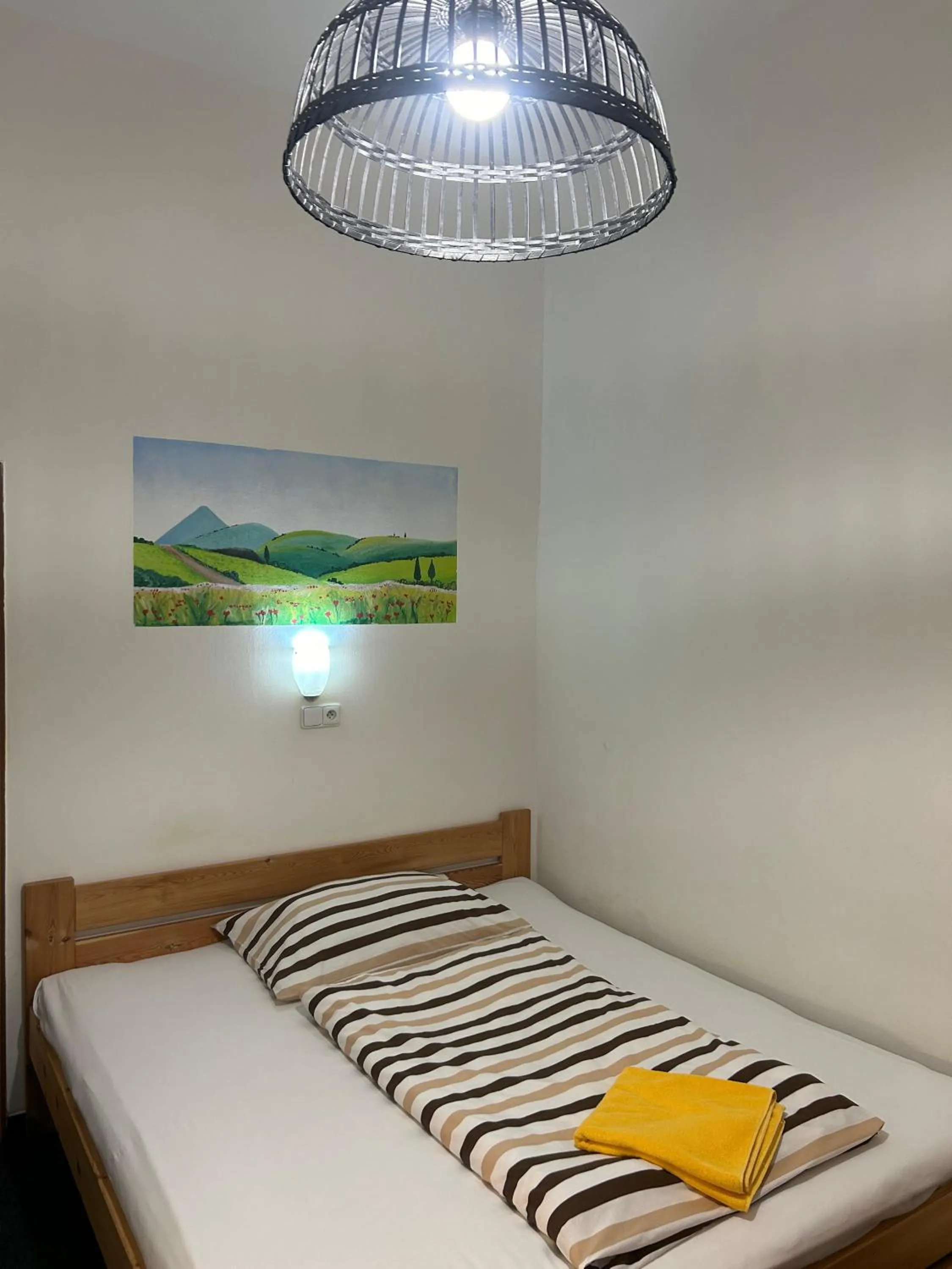 Bed in Hostel Downtown