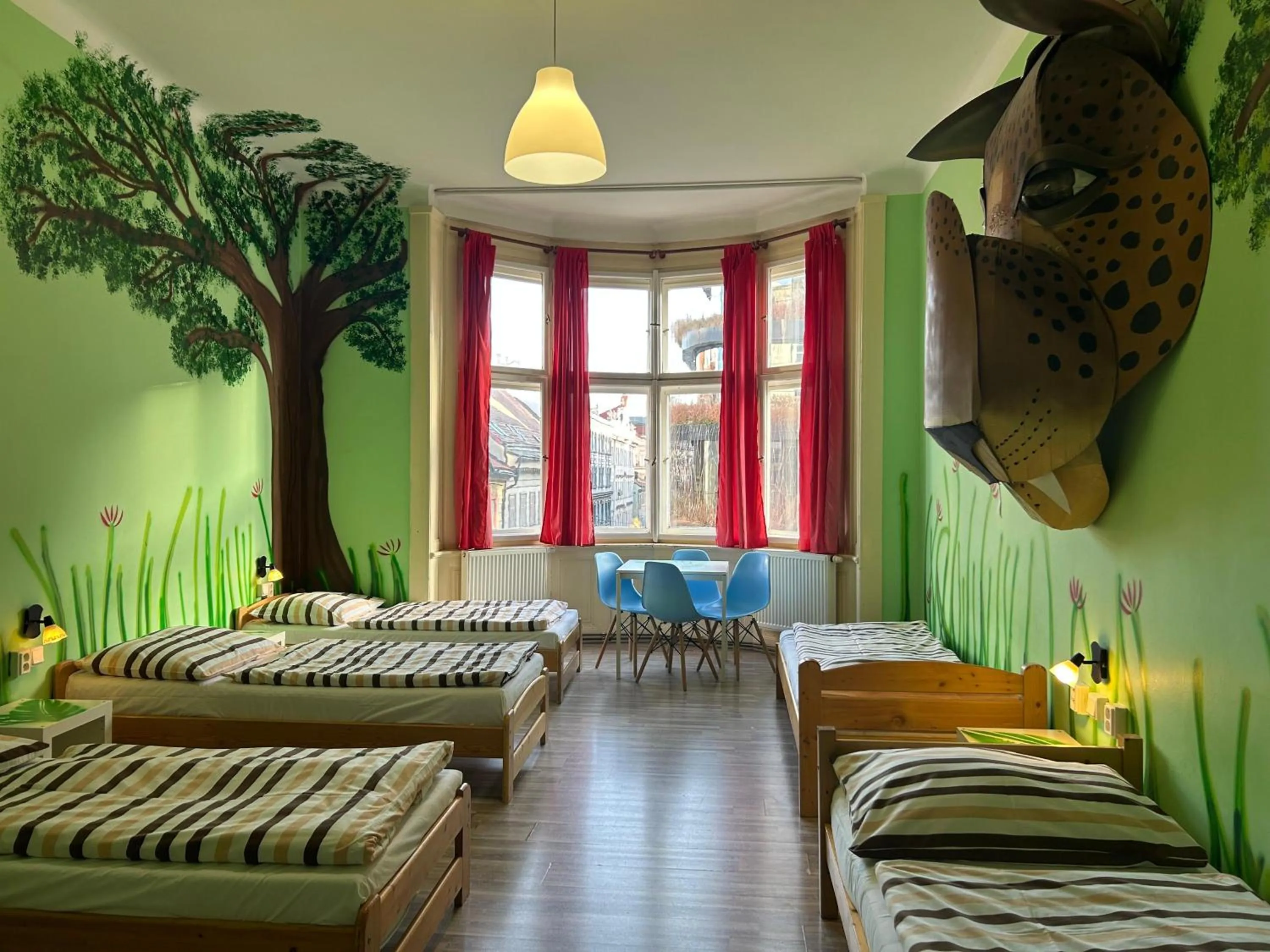 Bed in Hostel Downtown