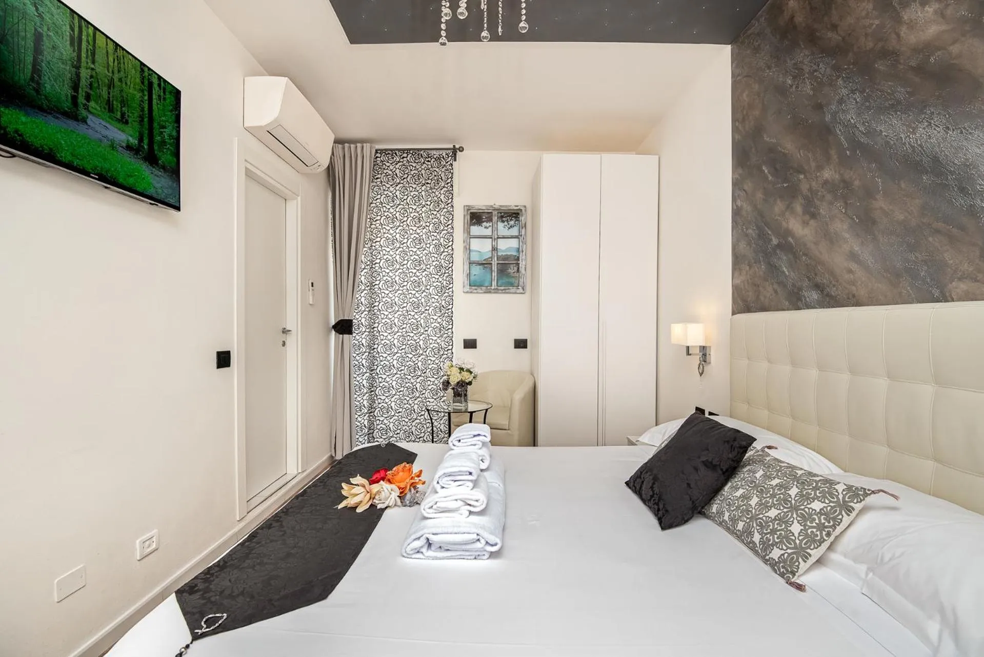 Photo of the whole room, Bed in My way