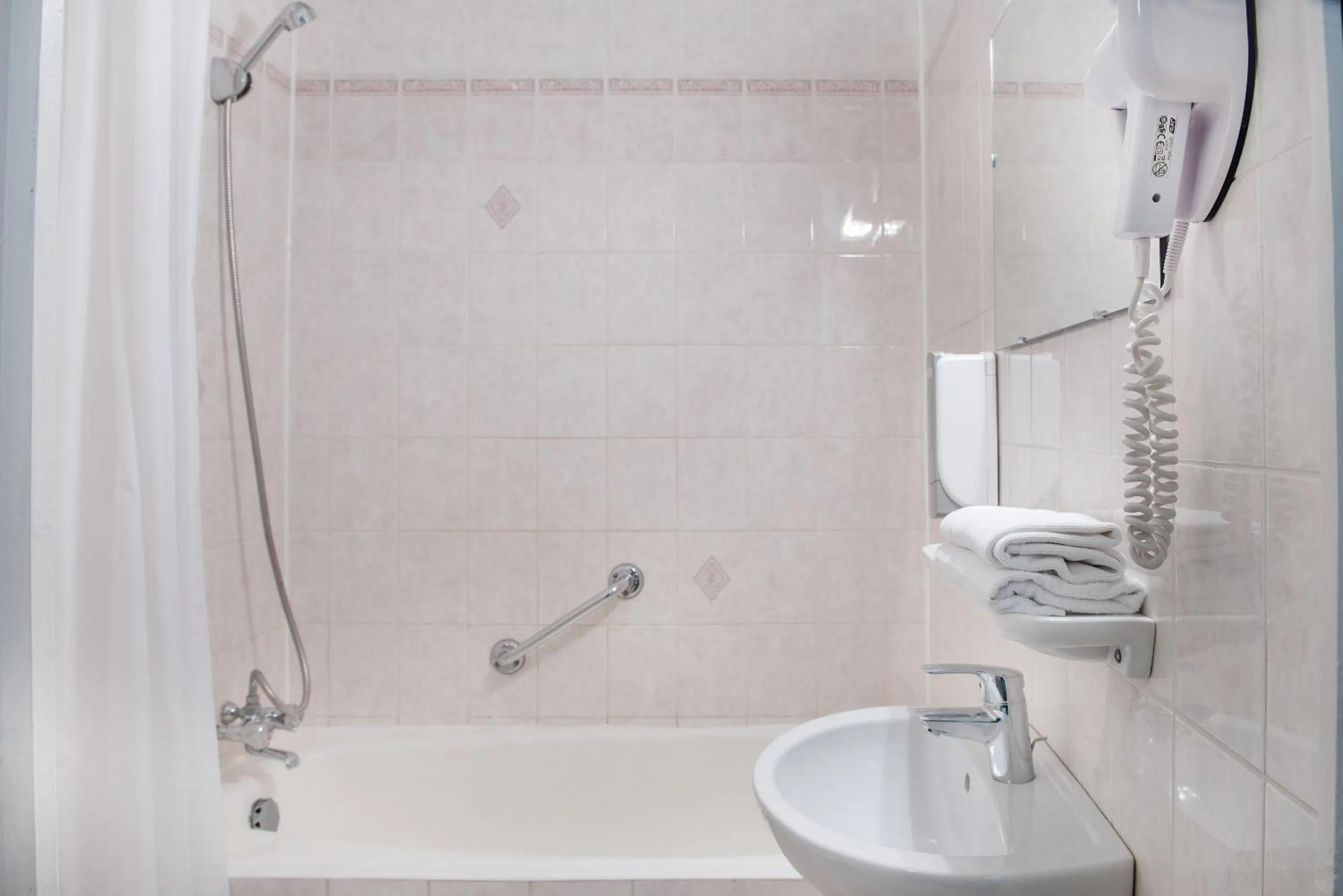 Bathroom in Hôtel Métropole
