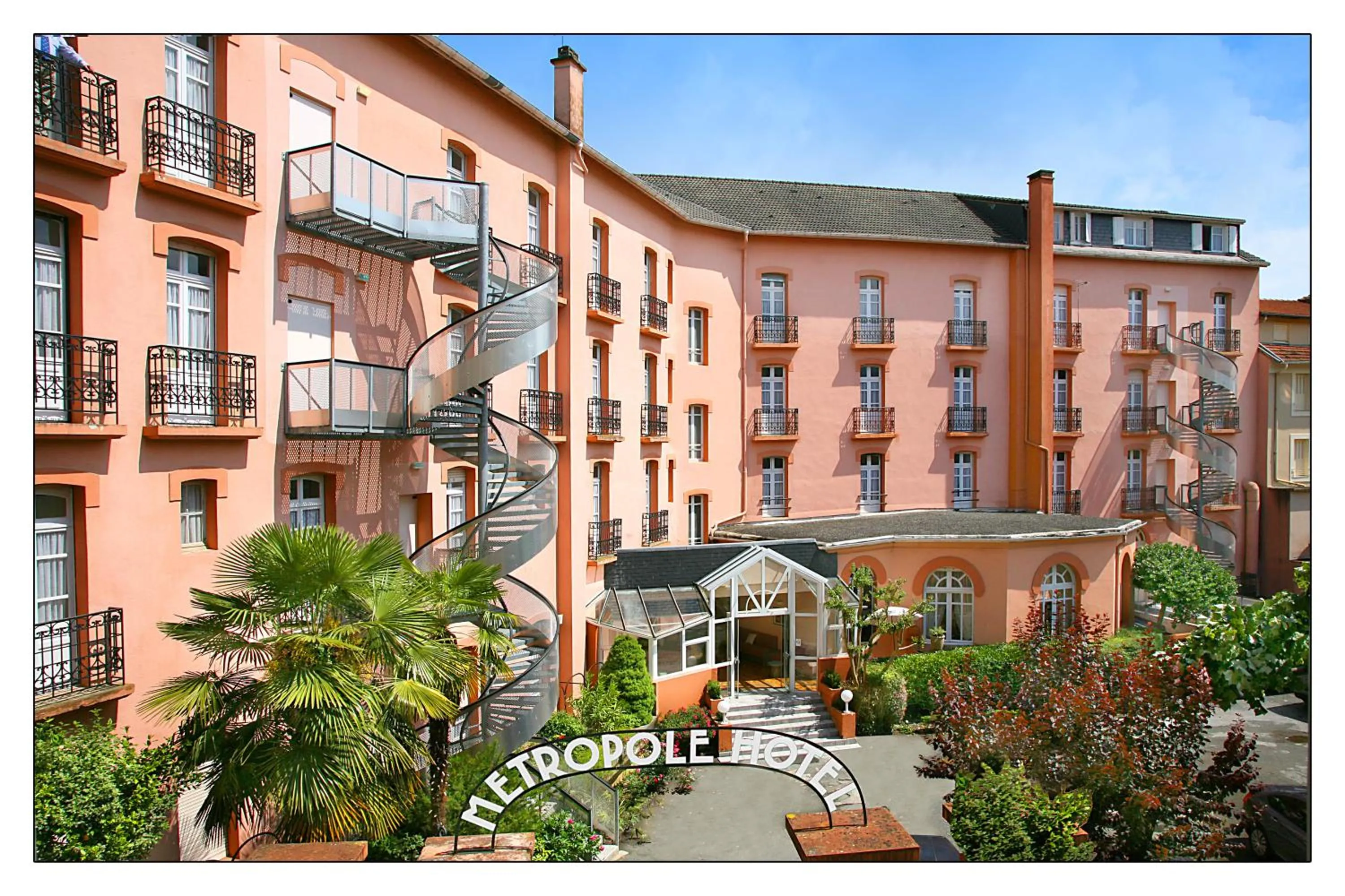 Property building in Hôtel Métropole
