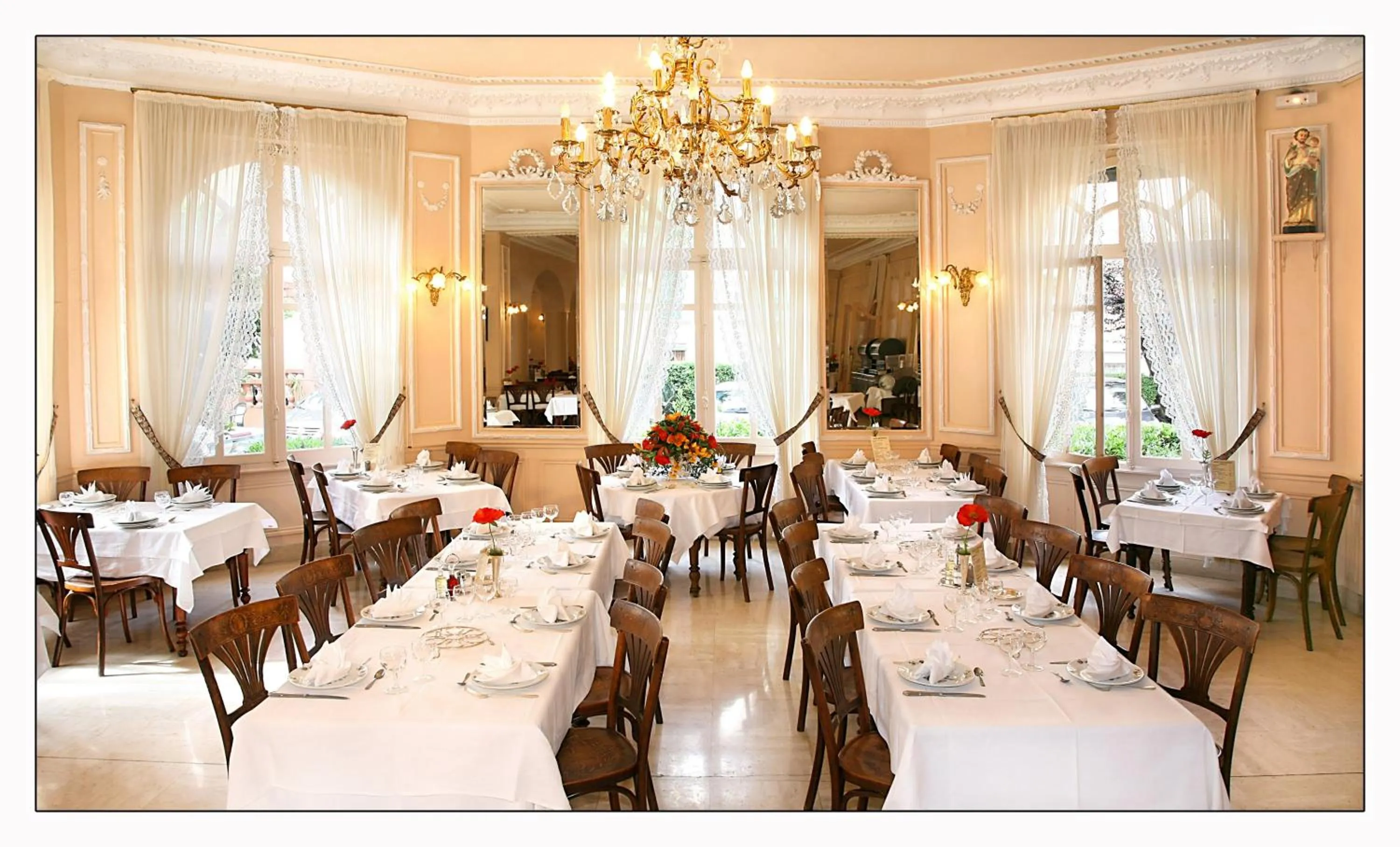 Restaurant/places to eat in Hôtel Métropole