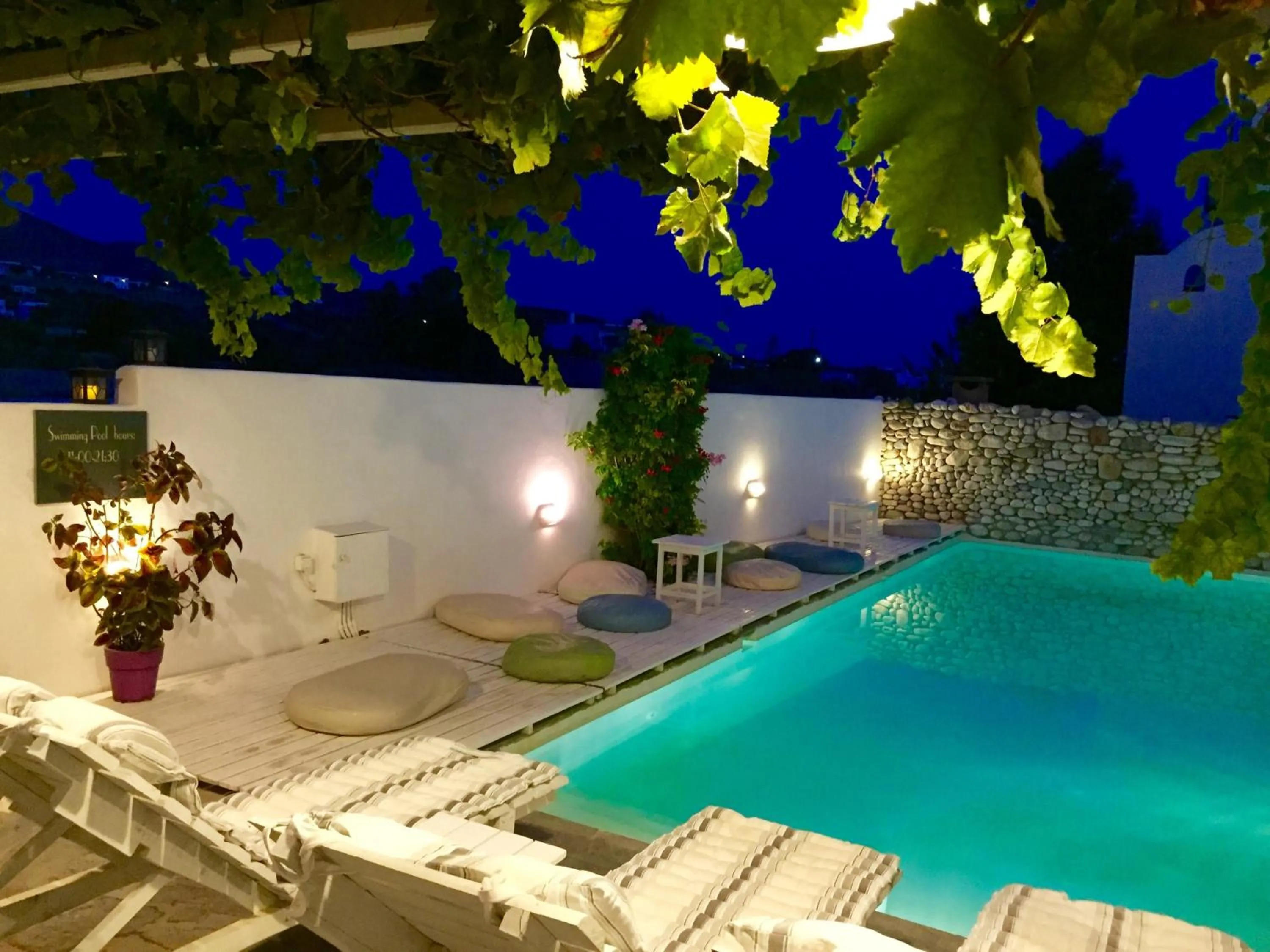 Swimming pool in Aphrodite Boutique Hotel
