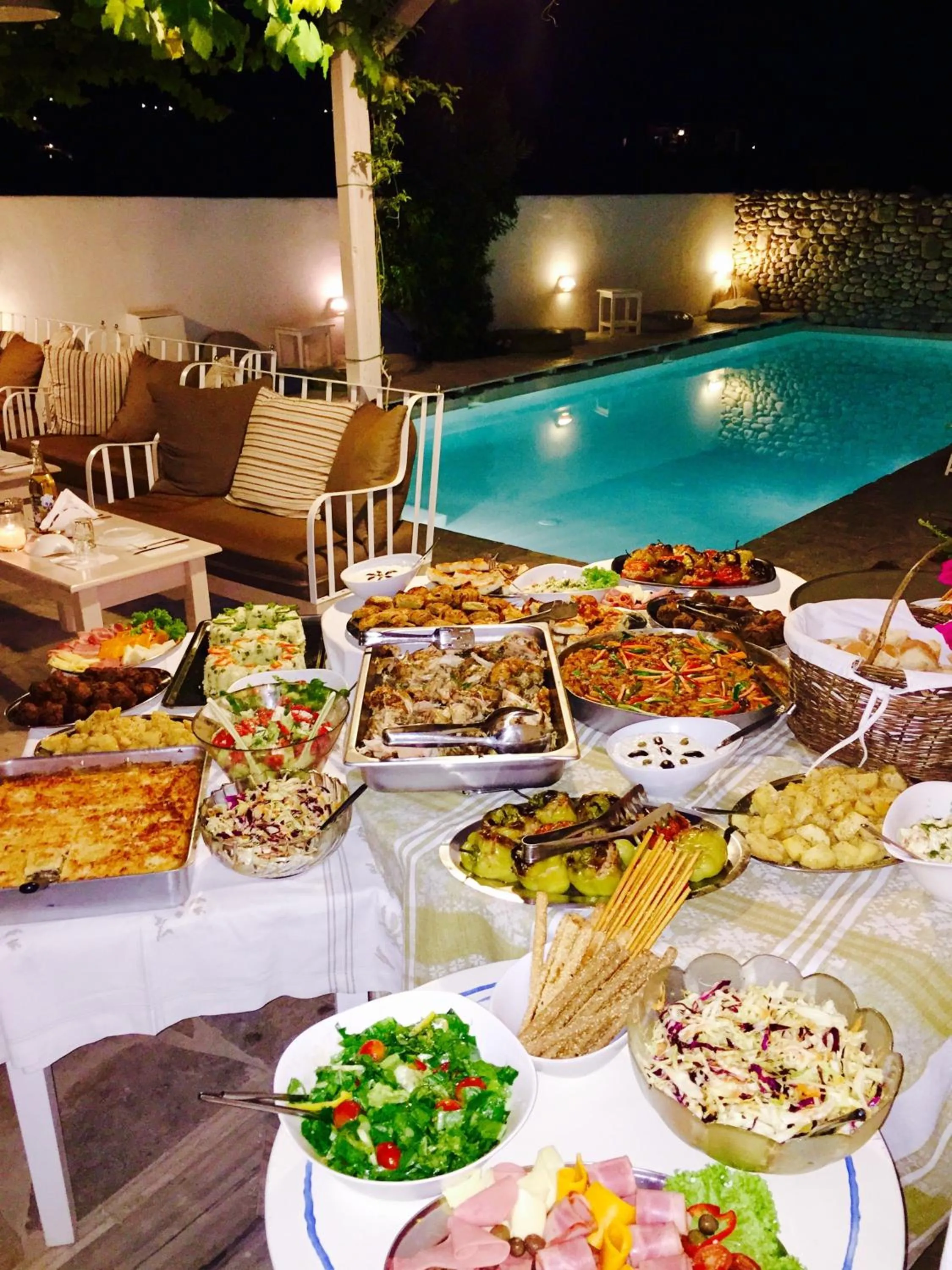 Restaurant/places to eat in Aphrodite Boutique Hotel