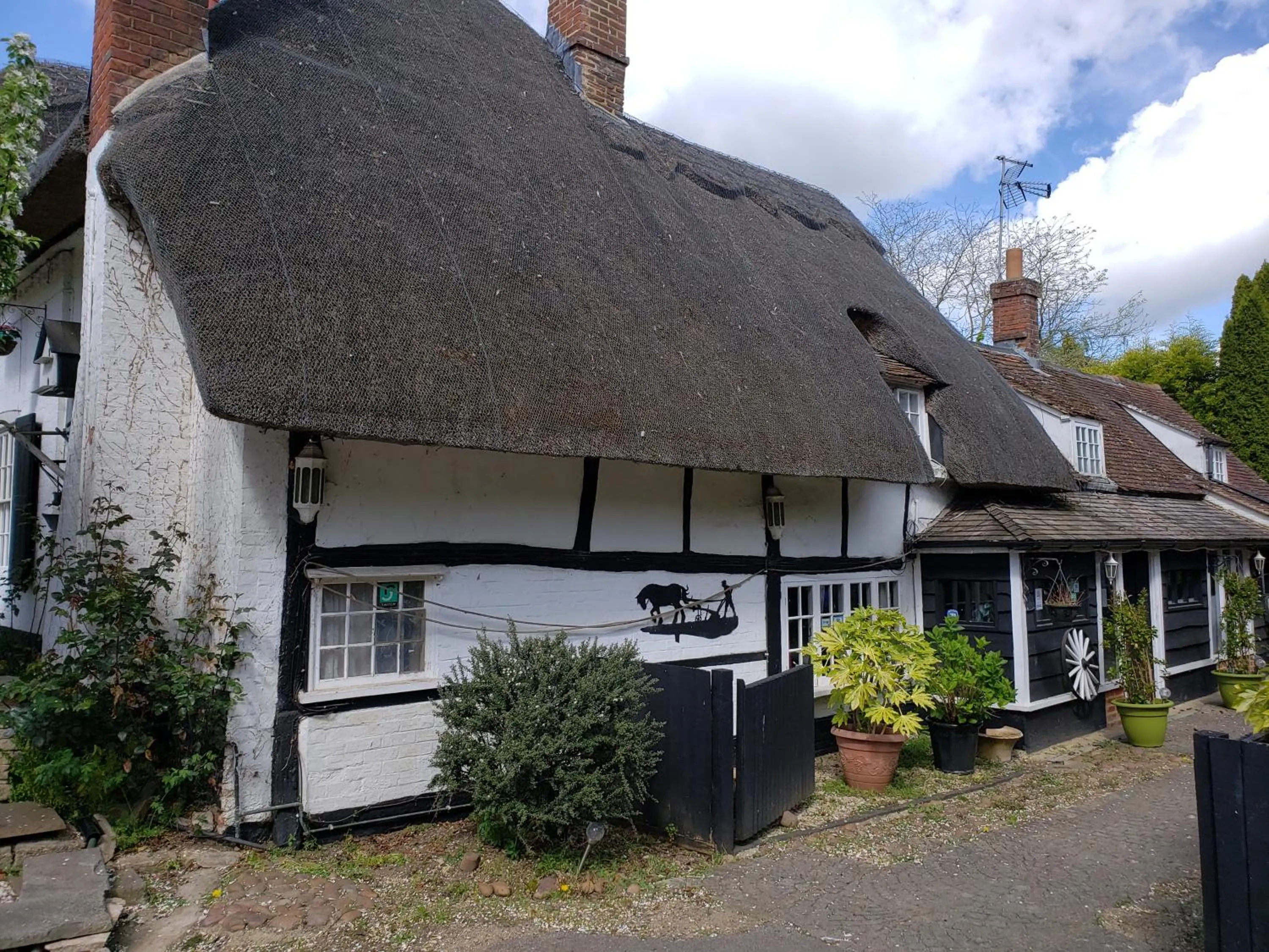 Property building in Clifton Hampden B&B