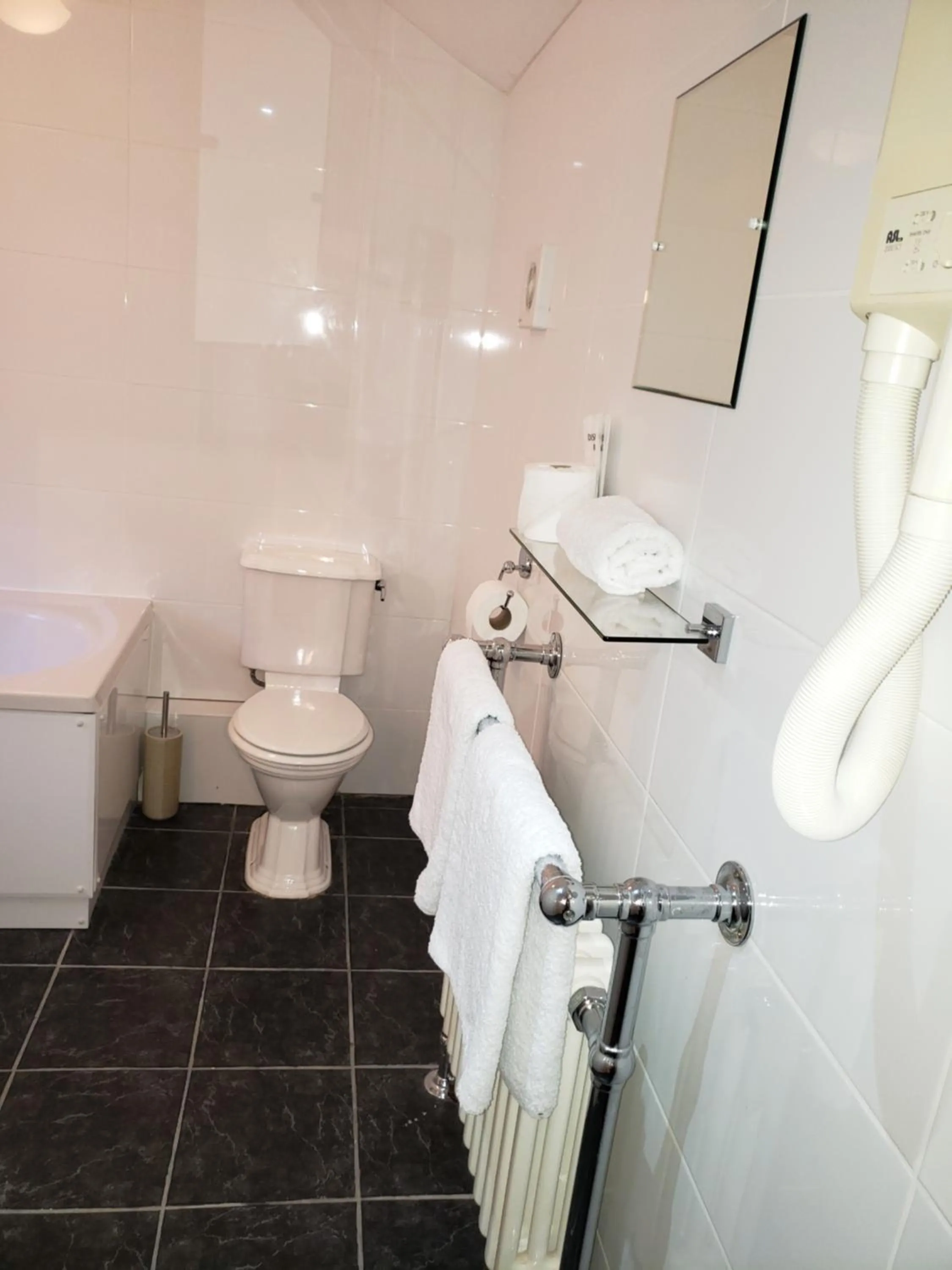 Shower in Clifton Hampden B&B